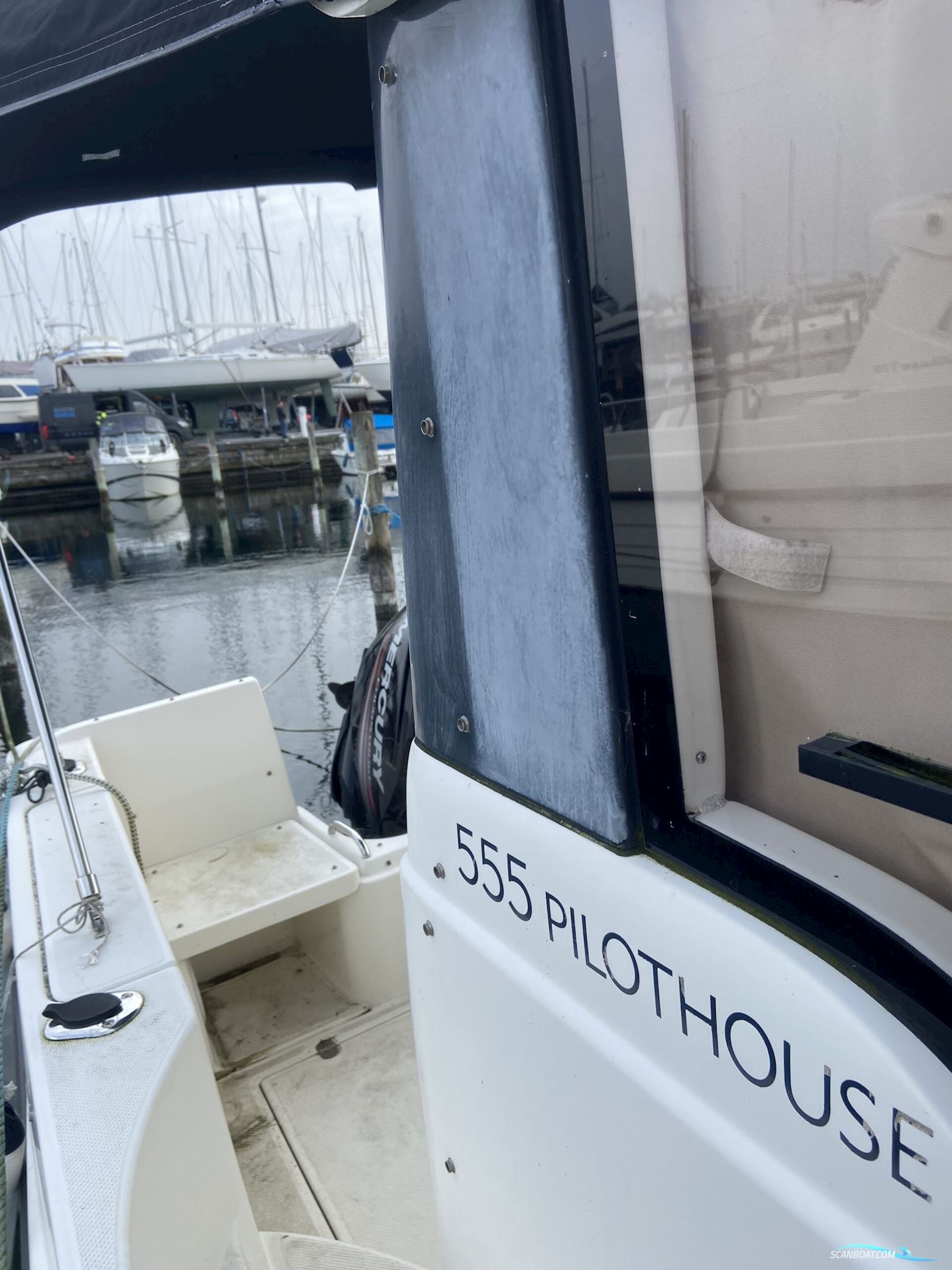 Quicksilver 555 Pilothouse