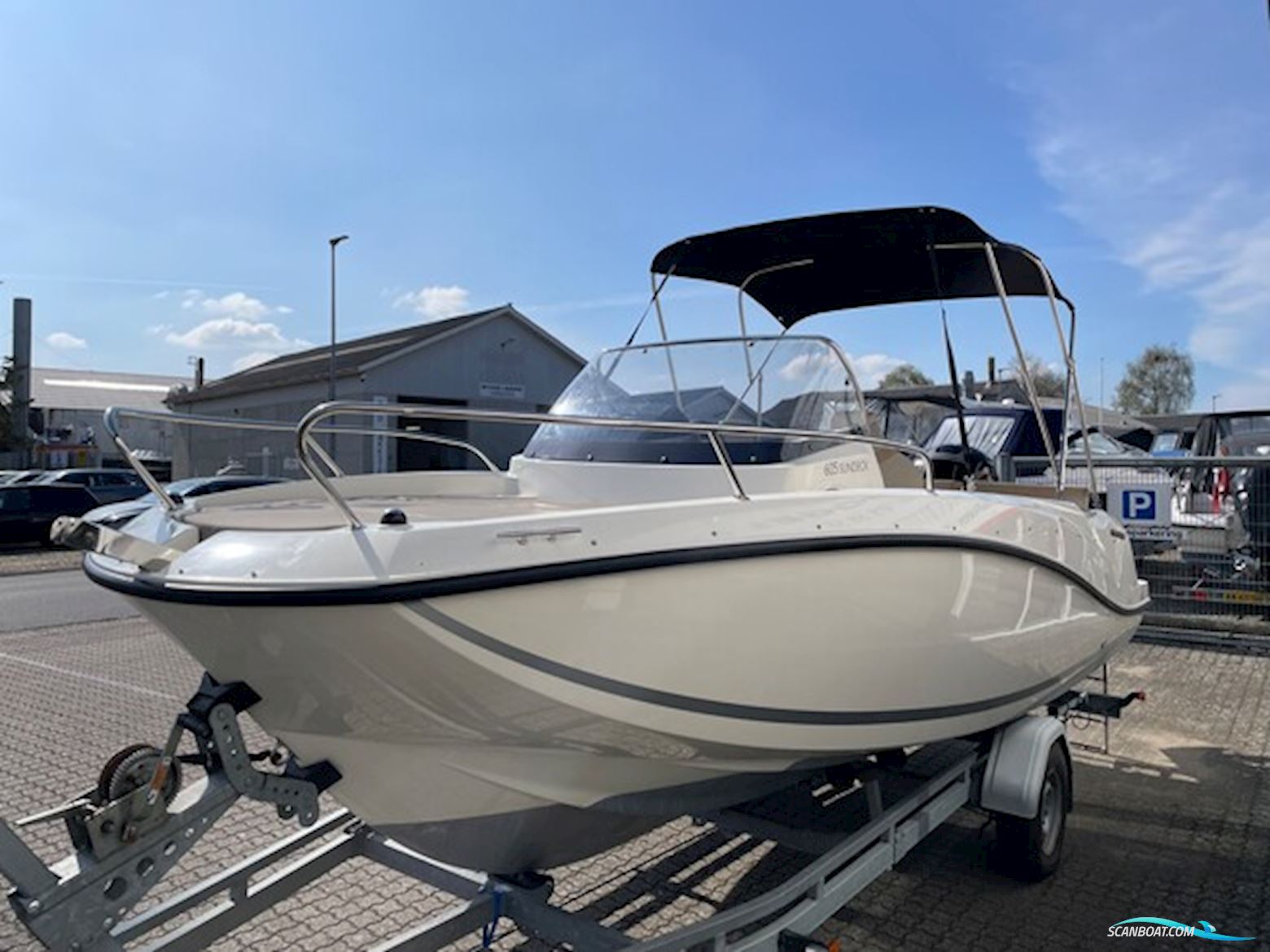 Quicksilver 605 Sundeck Med Mercury F150 Elpt Efi og Brenderup 1800 kg