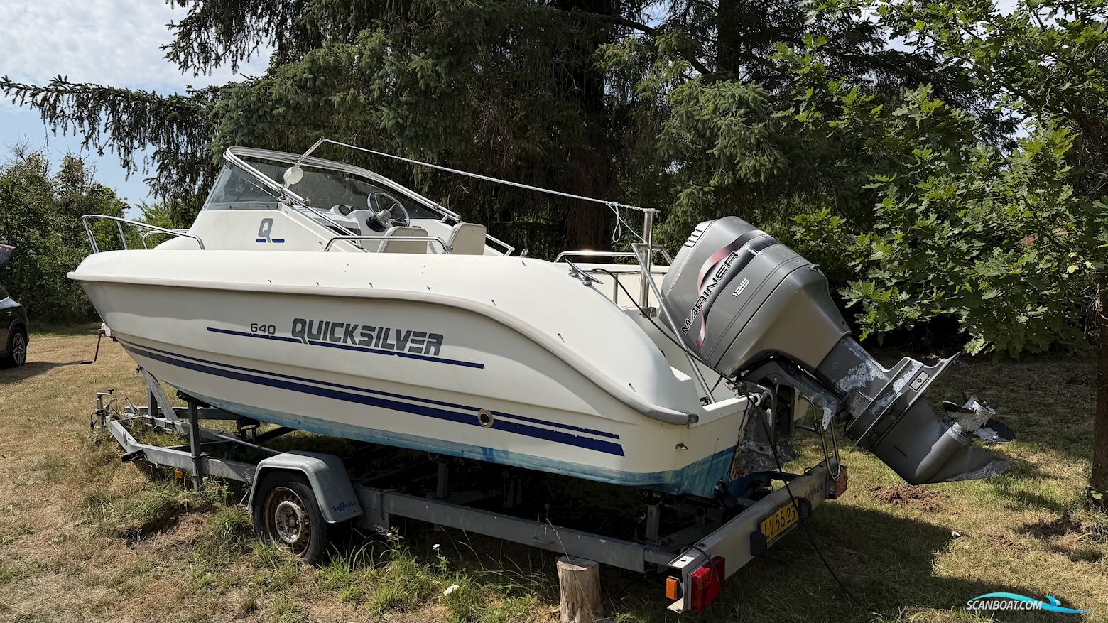 Quicksilver 640 Walk Around