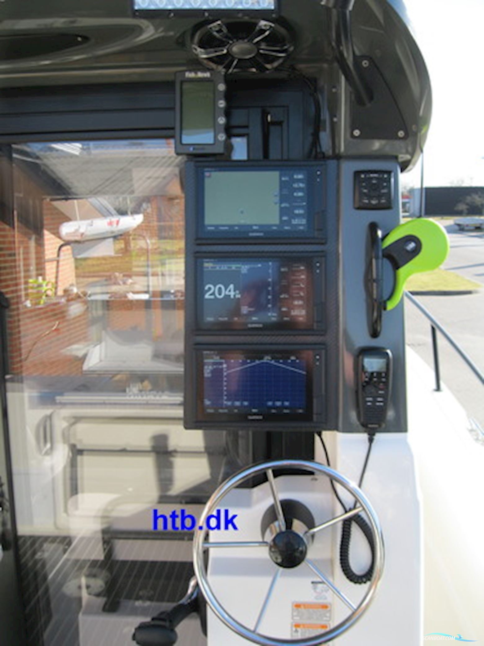 Quicksilver 675 Pilothouse Explorer Edition model m/Mercury F250 hk V8 Verado og Brenderup trailer - NU NEDSAT KR. 200.000,- !