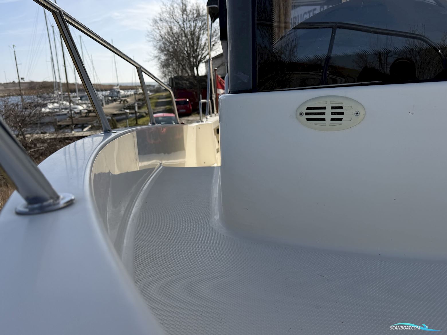 Quicksilver 675 Pilothouse