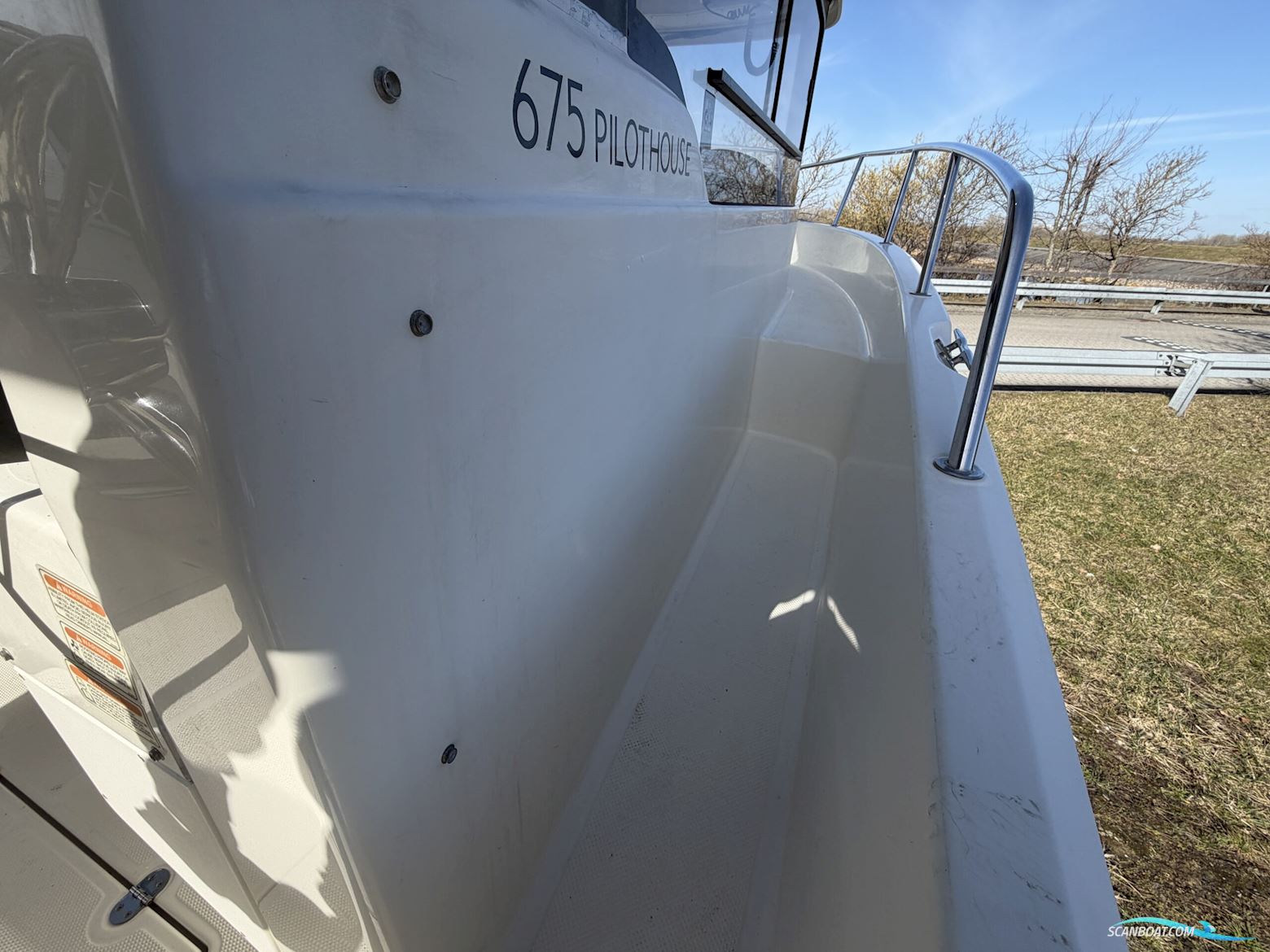 Quicksilver 675 Pilothouse