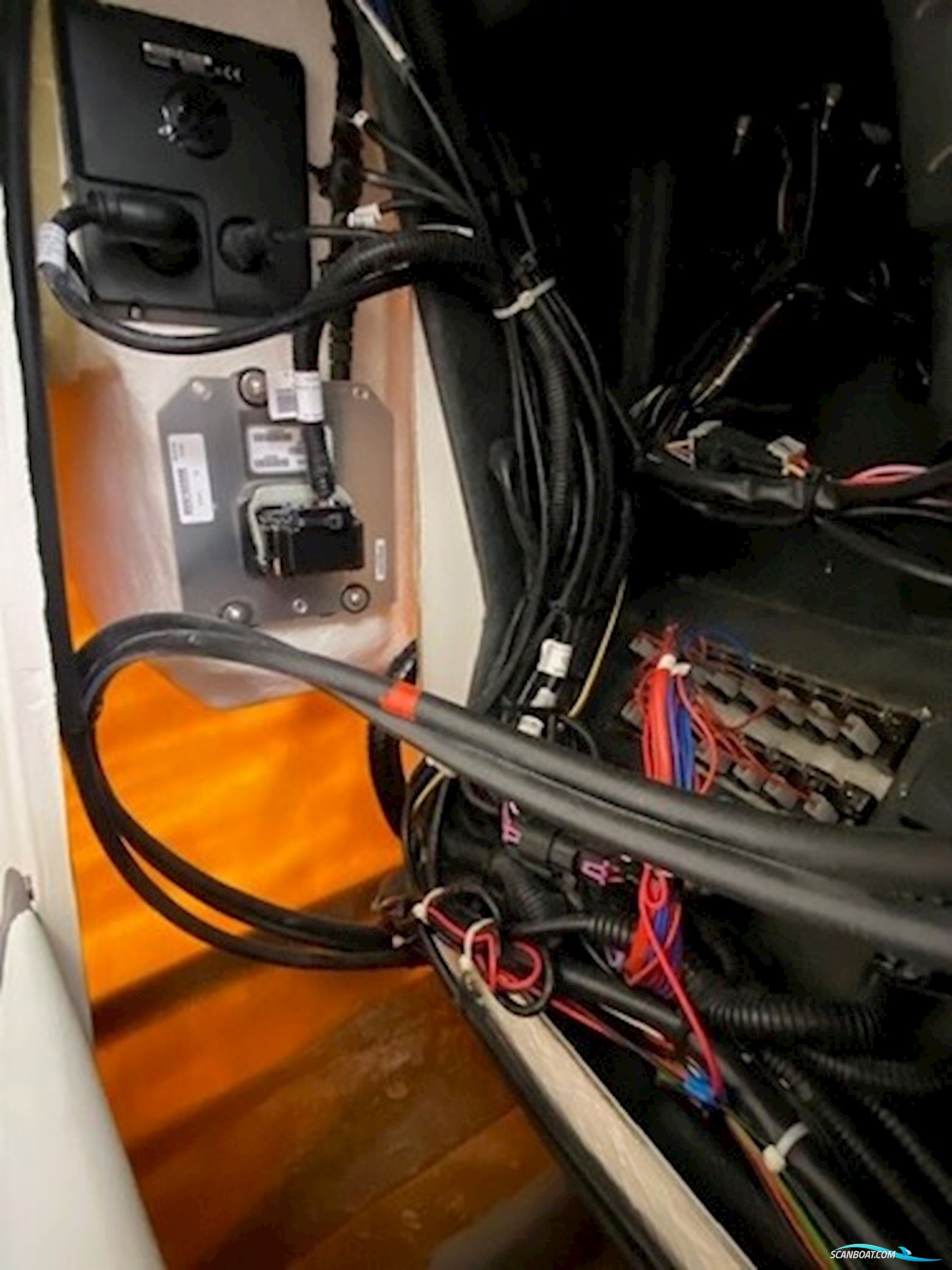 Quicksilver 705 Pilothouse m/Mercury F225 hk V6 