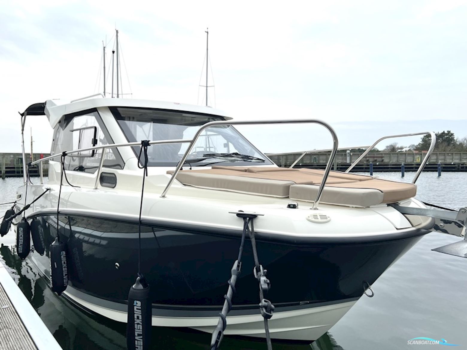 Quicksilver 705 Weekend