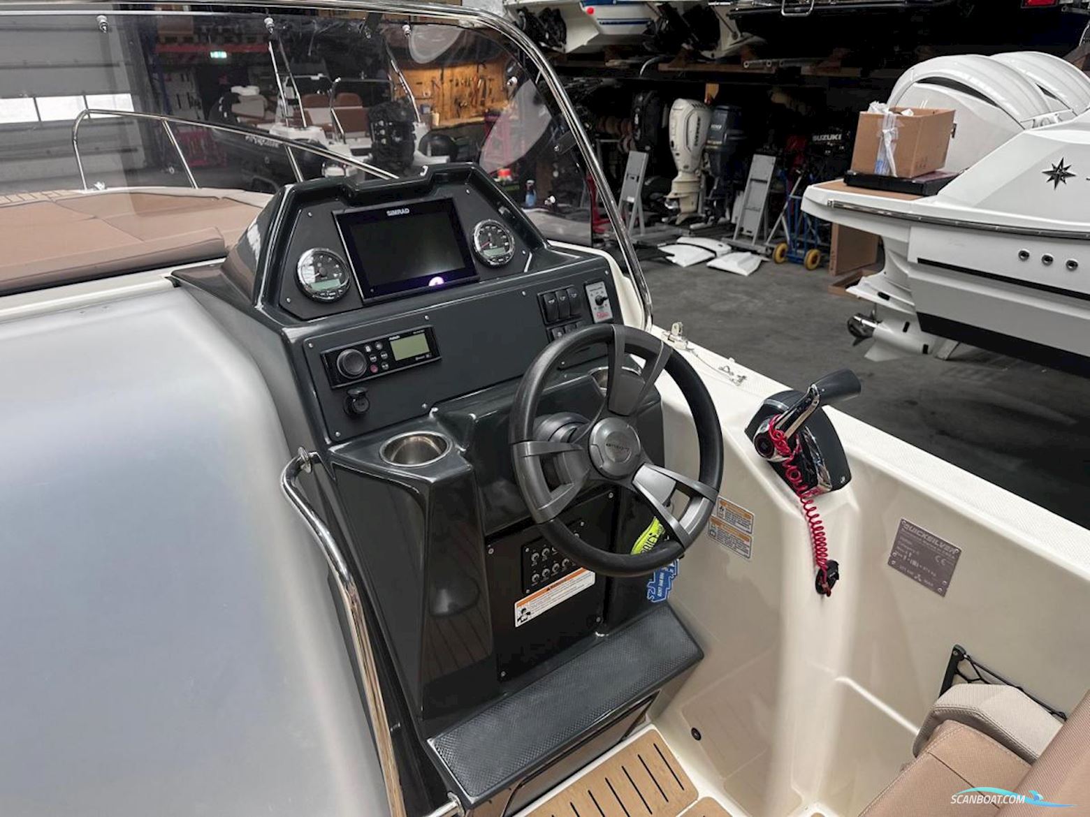 Quicksilver 755 Activ