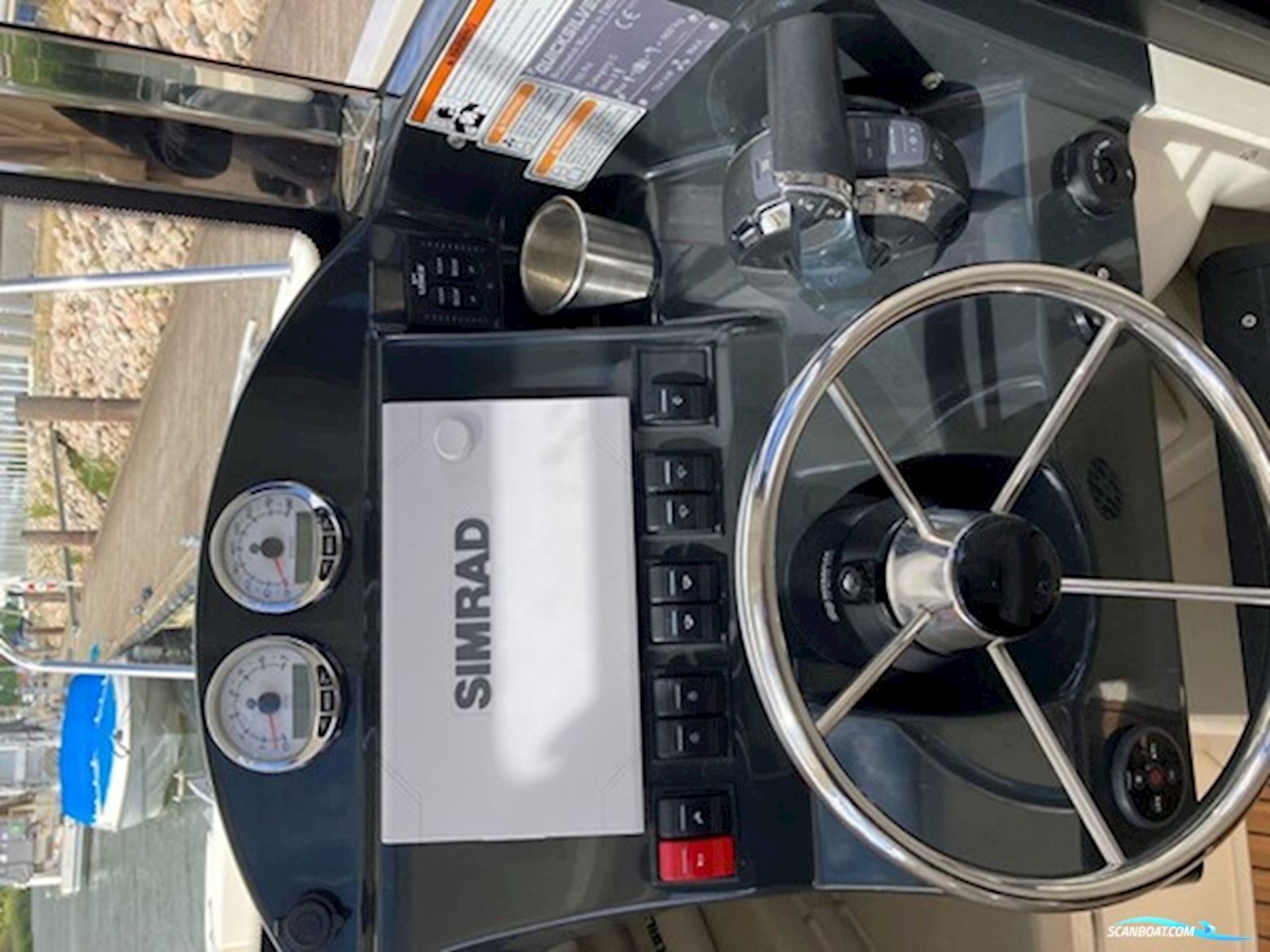 Quicksilver 755 Pilothouse