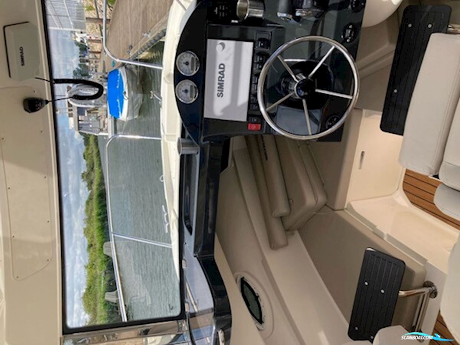 Quicksilver 755 Pilothouse