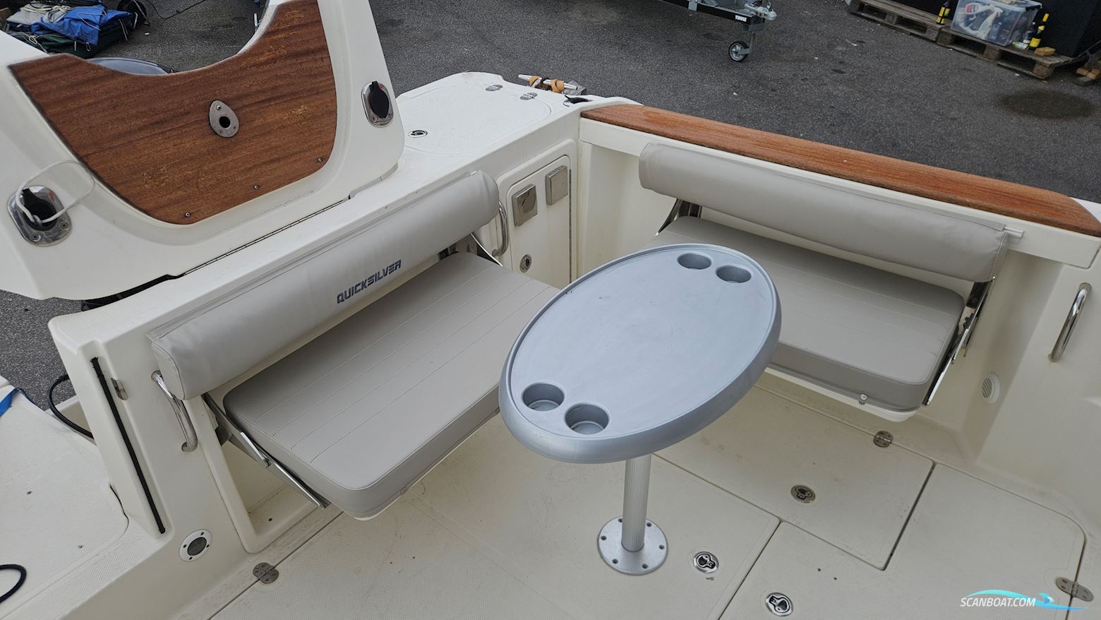 Quicksilver 755 Pilothouse