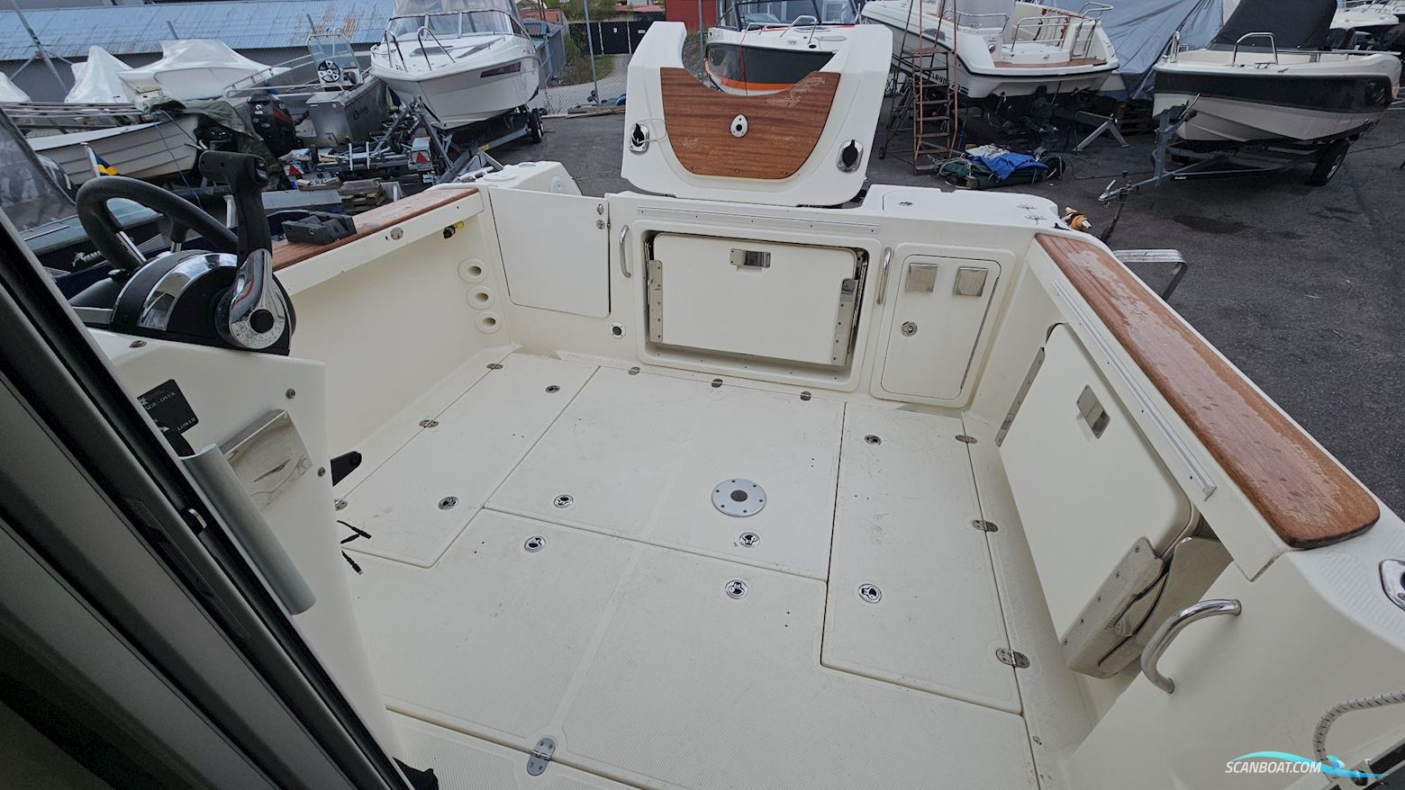 Quicksilver 755 Pilothouse