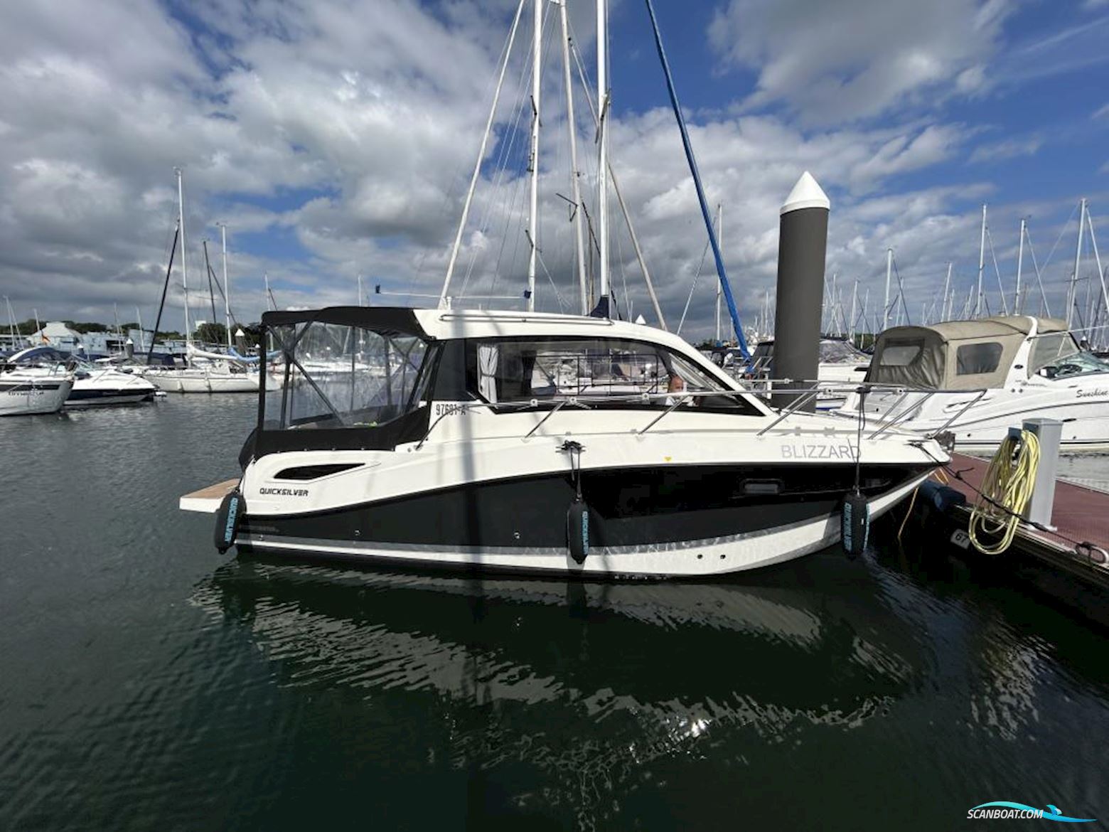 Quicksilver 755 Weekend