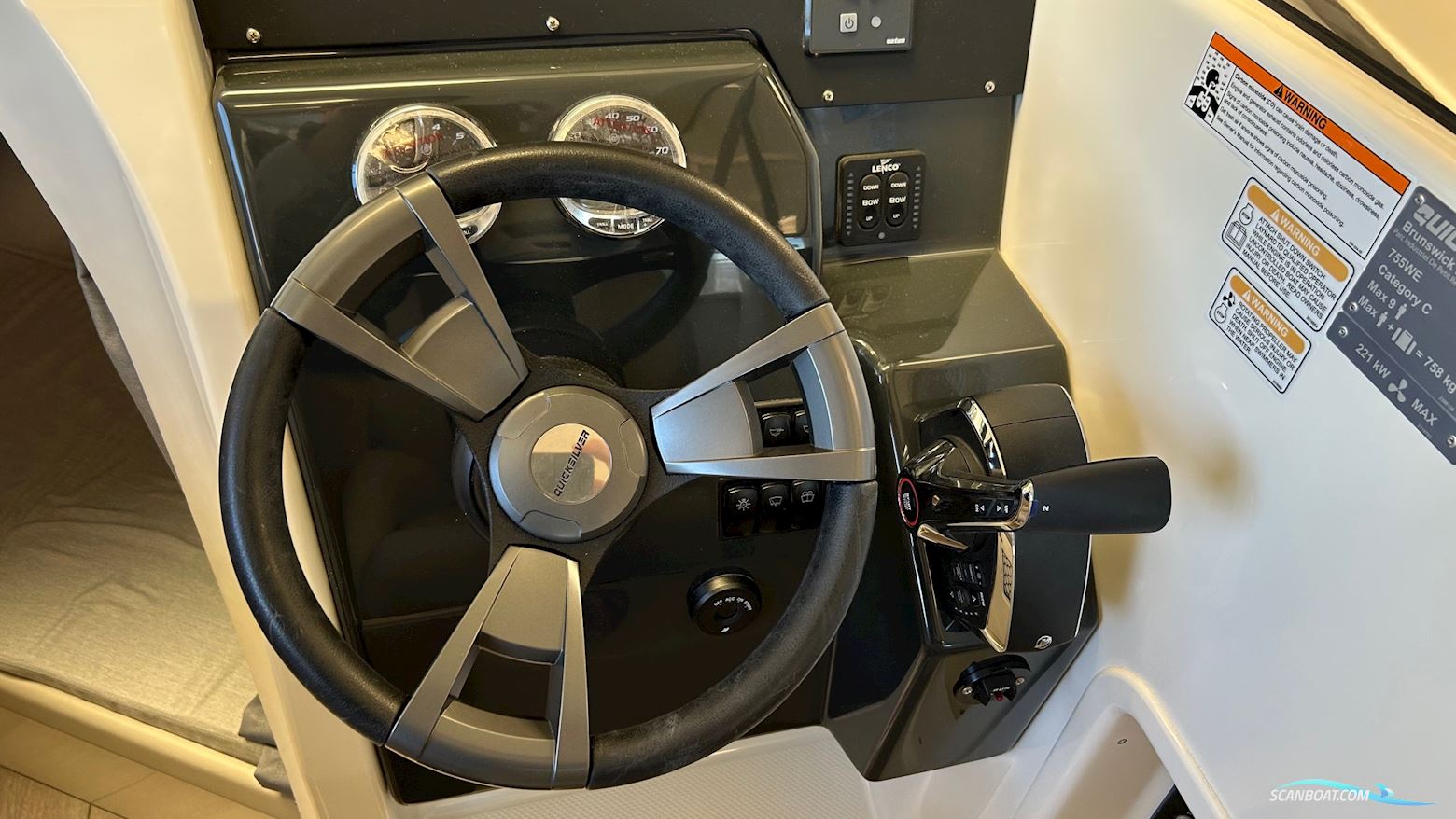 Quicksilver 755 Weekend