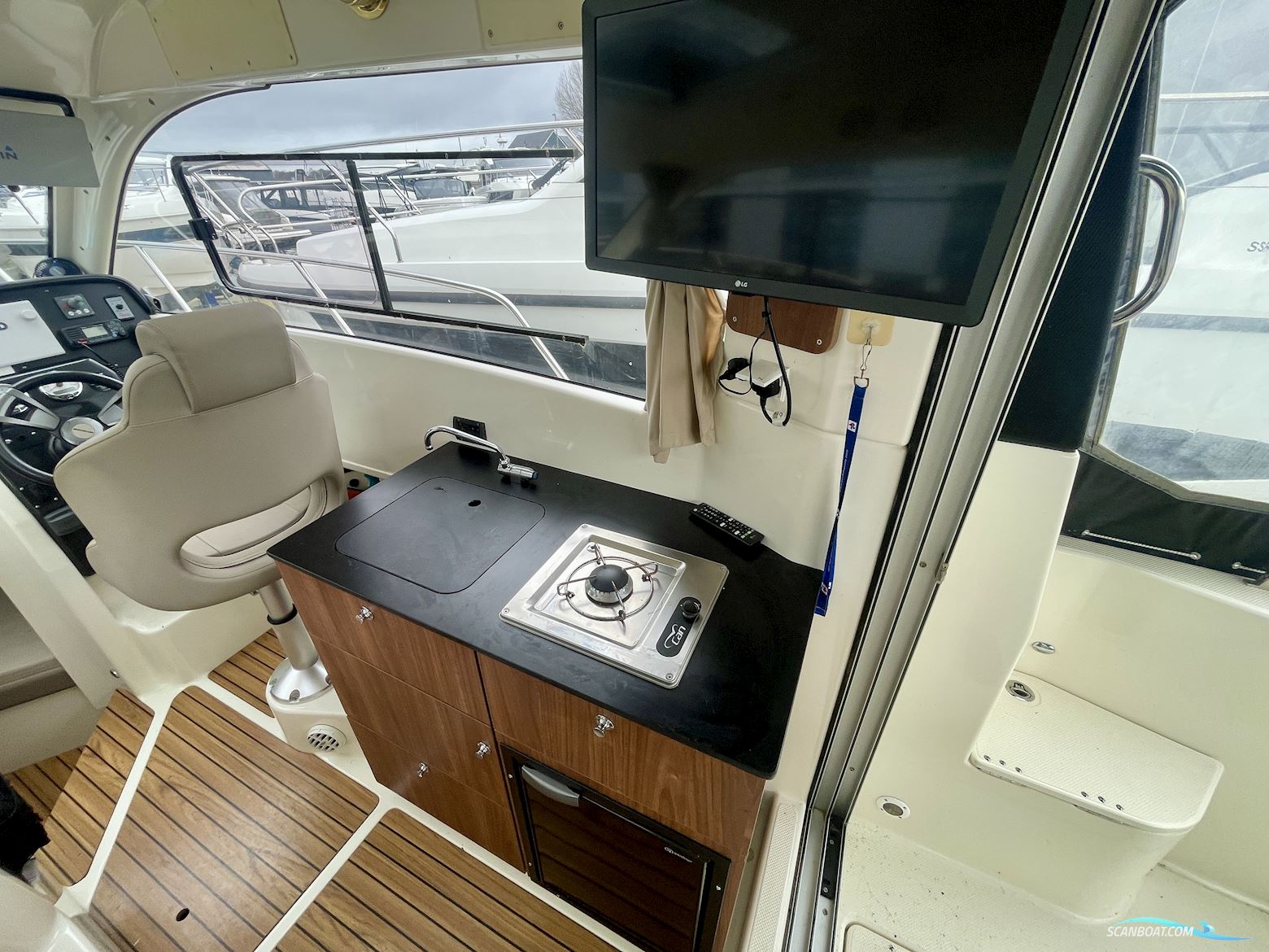 Quicksilver 755 Weekend