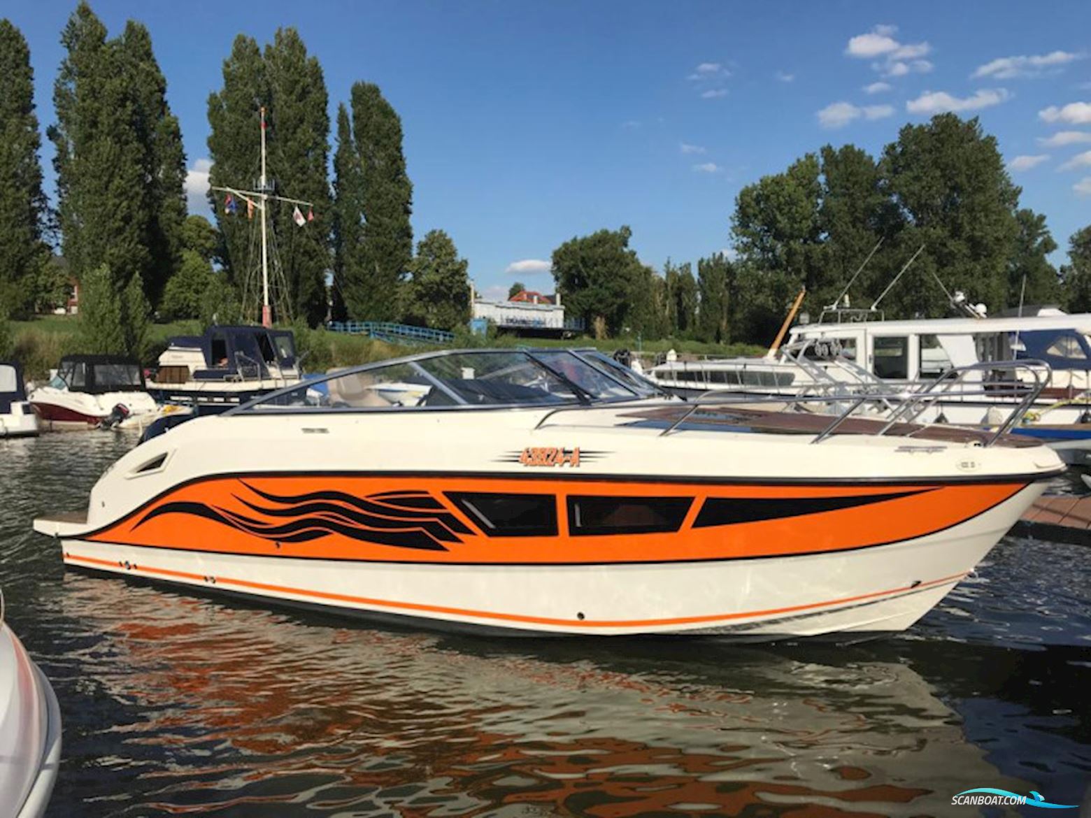 Quicksilver 805 Cruiser Motorboot 2017, mit Mercnruiser Verado 300 motor, Deutschland