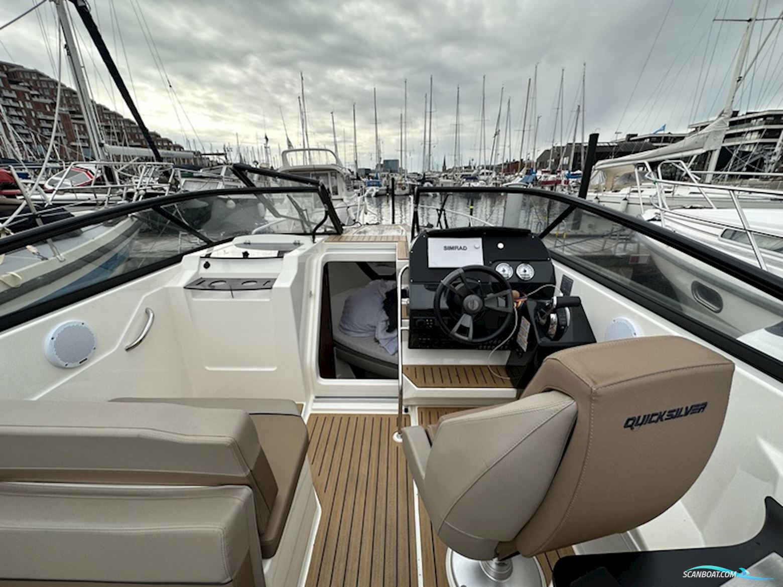 Quicksilver 805
