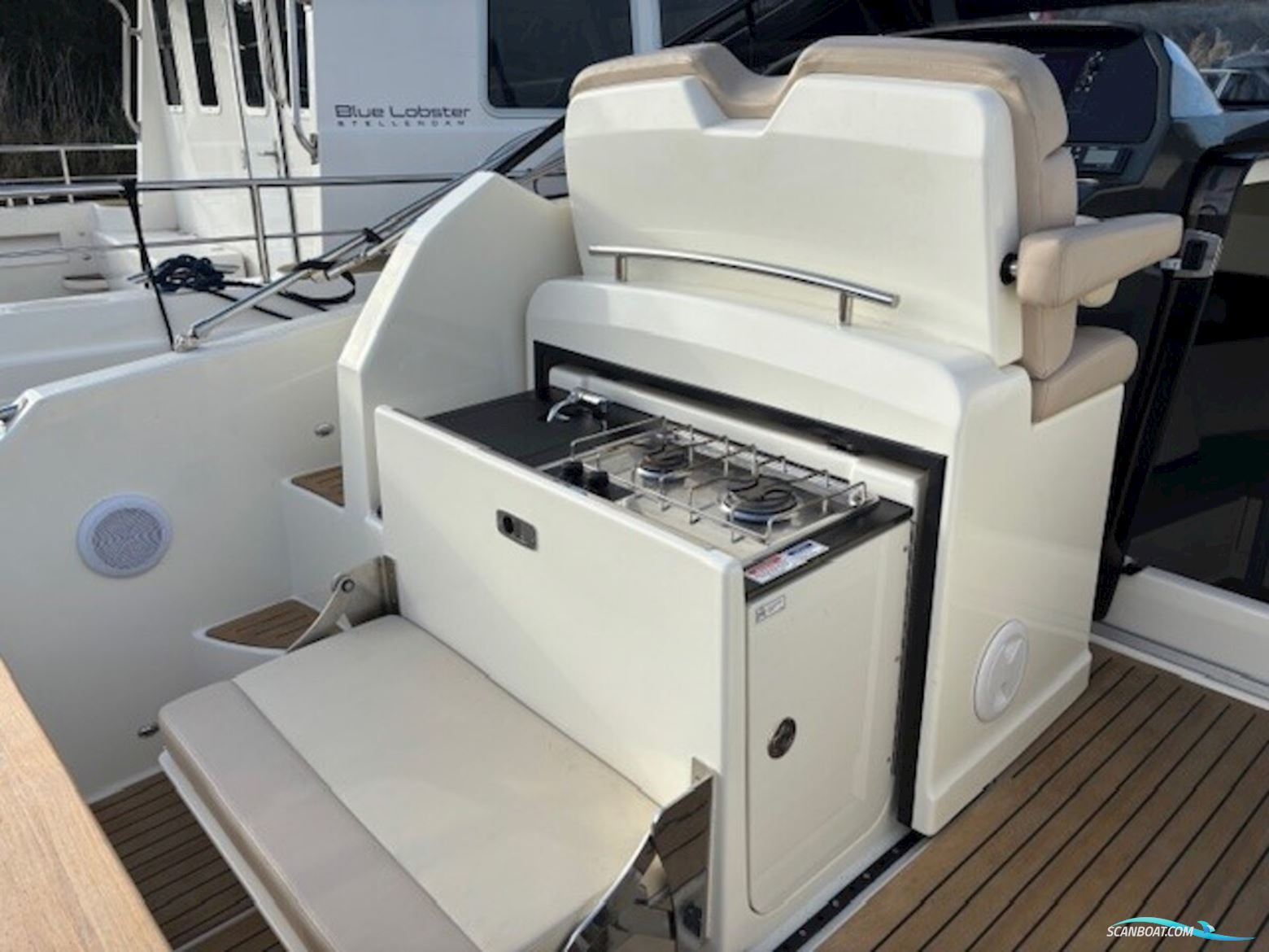 Quicksilver 875 Sundeck Active