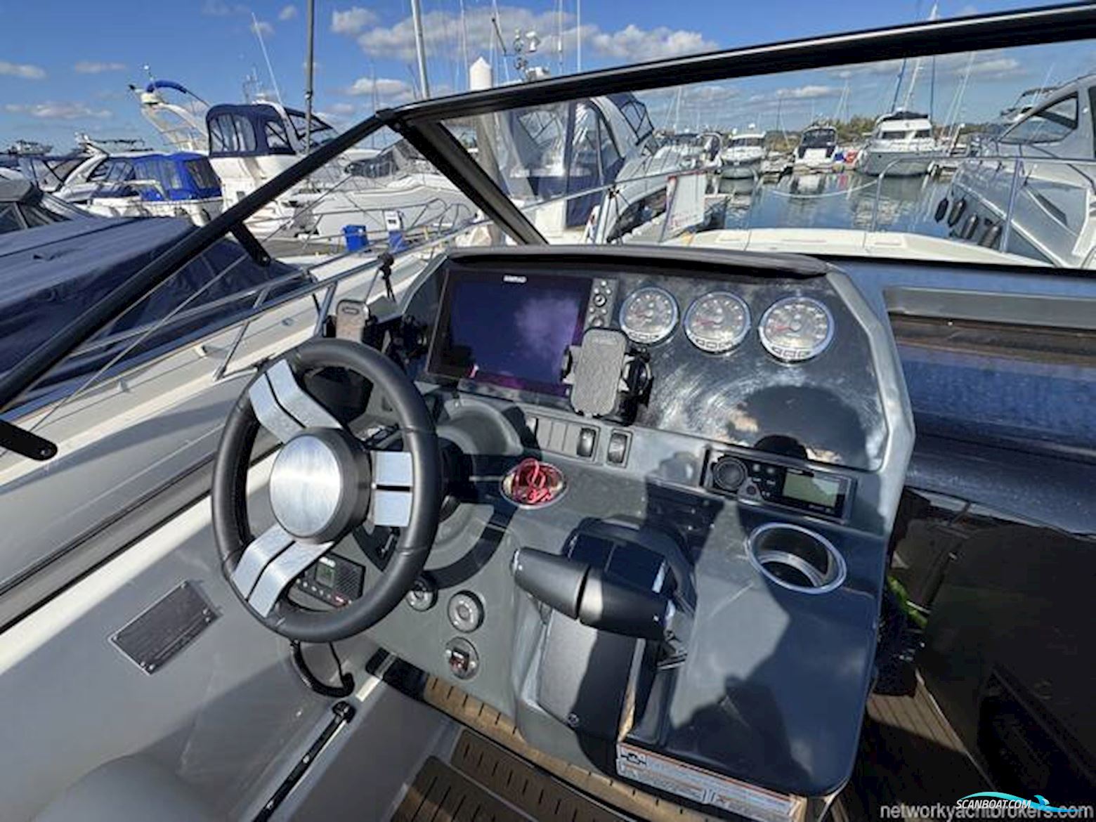 Quicksilver 875 Sundeck