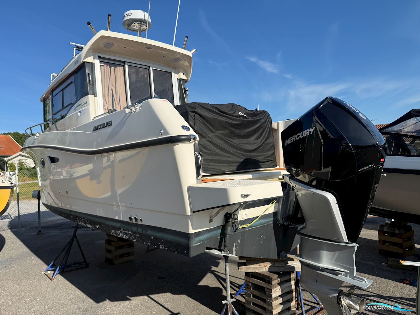 Quicksilver 905 Pilothouse