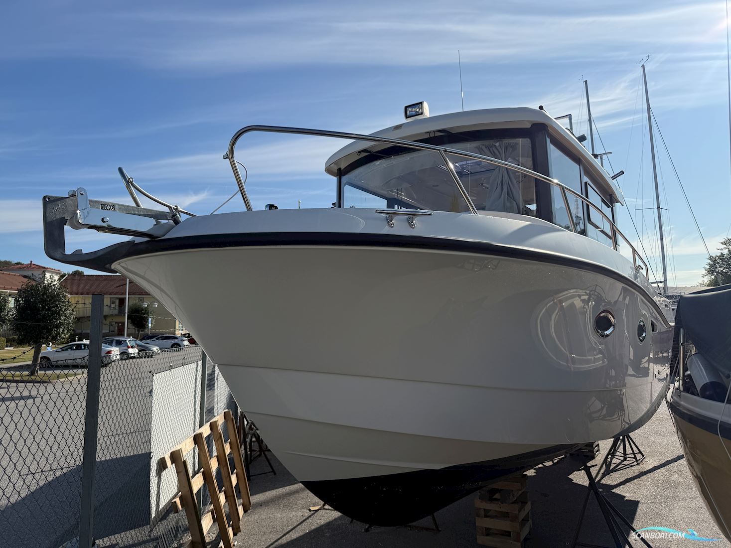Quicksilver 905 Pilothouse