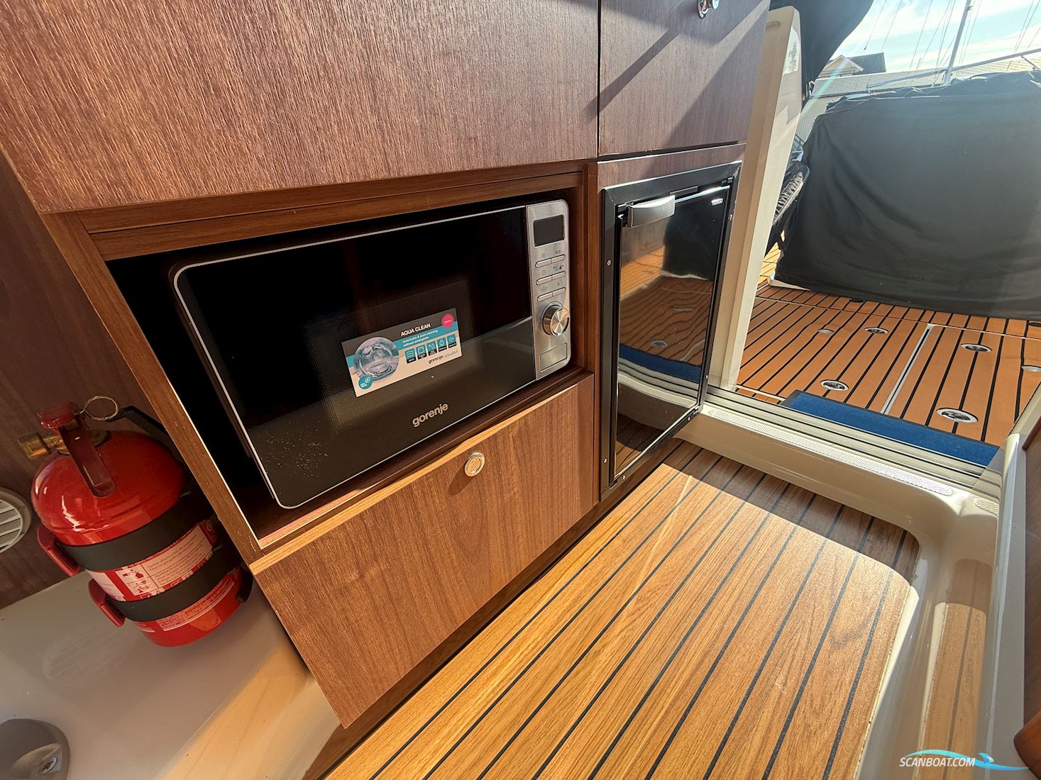 Quicksilver 905 Pilothouse