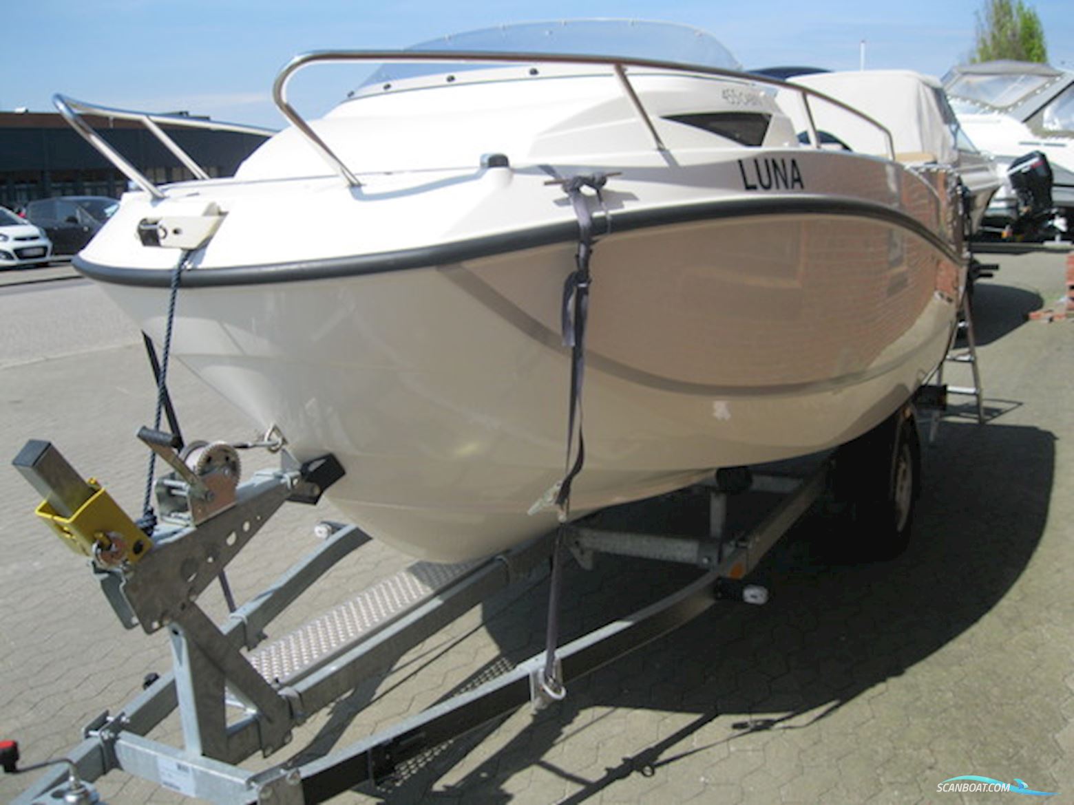 Quicksilver Activ 455 Cabin m/Mercury F50 hk EFI 4-takt og Brenderup trailer