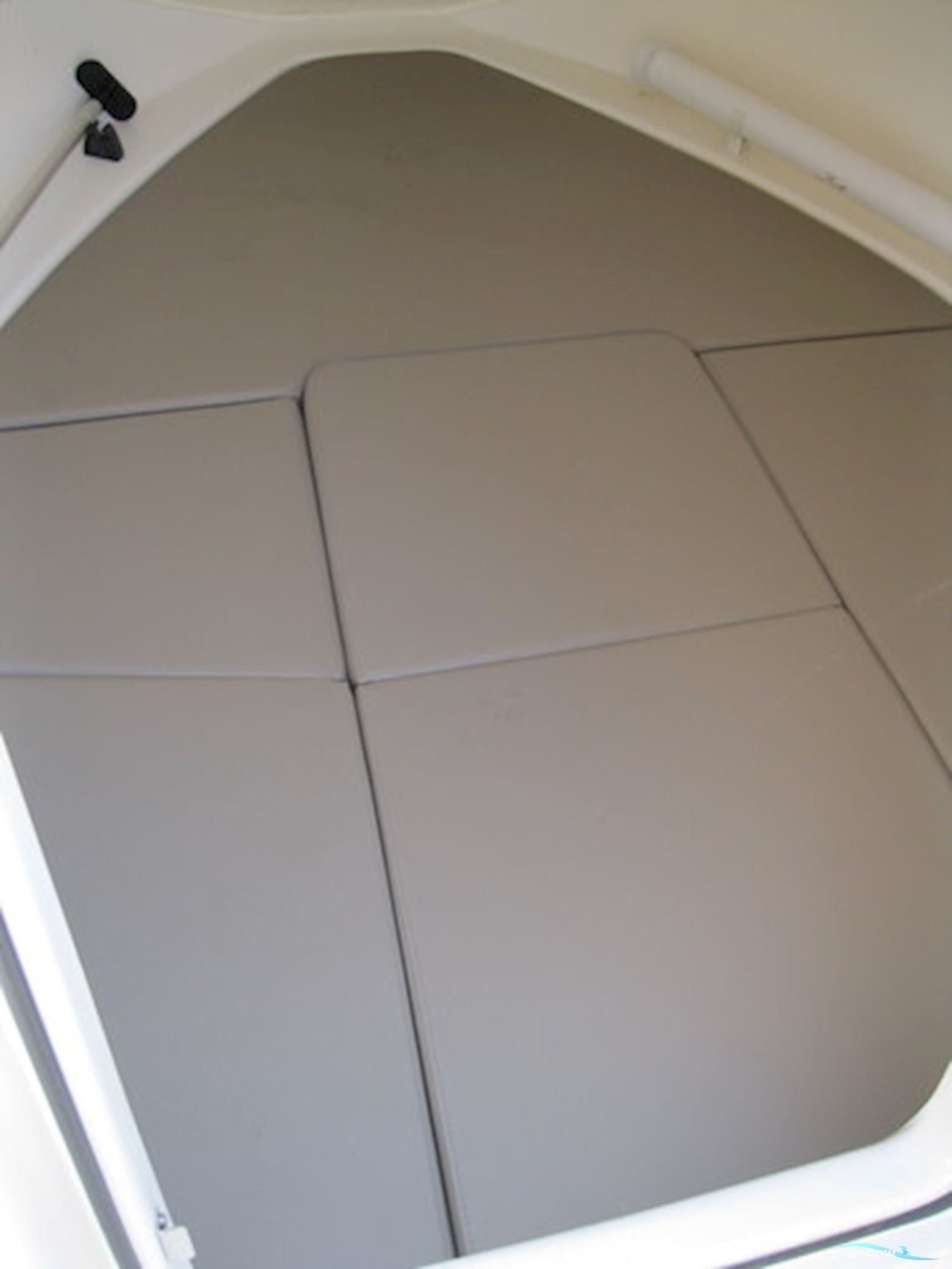 Quicksilver Activ 455 Cabin m/Mercury F50 hk EFI 4-takt og Brenderup trailer