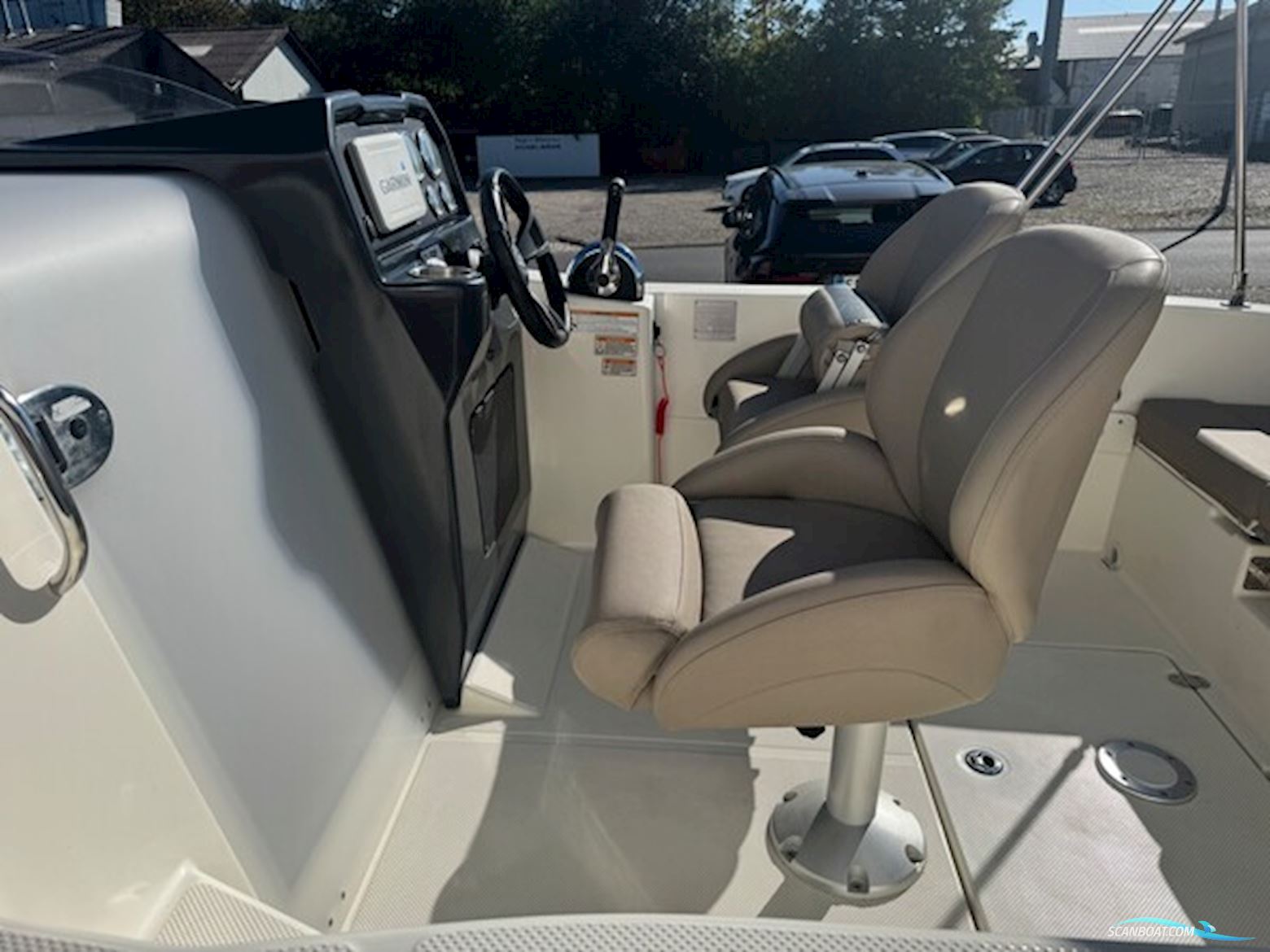 Quicksilver Activ 505 Cabin med F100 hk Mercury-EFI 2,1L og Brenderup bådtrailer