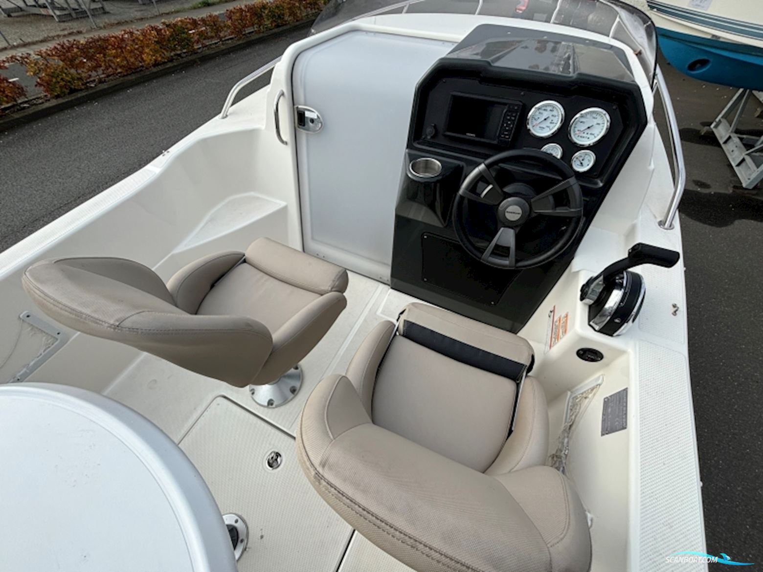 Quicksilver Activ 505 Cabin