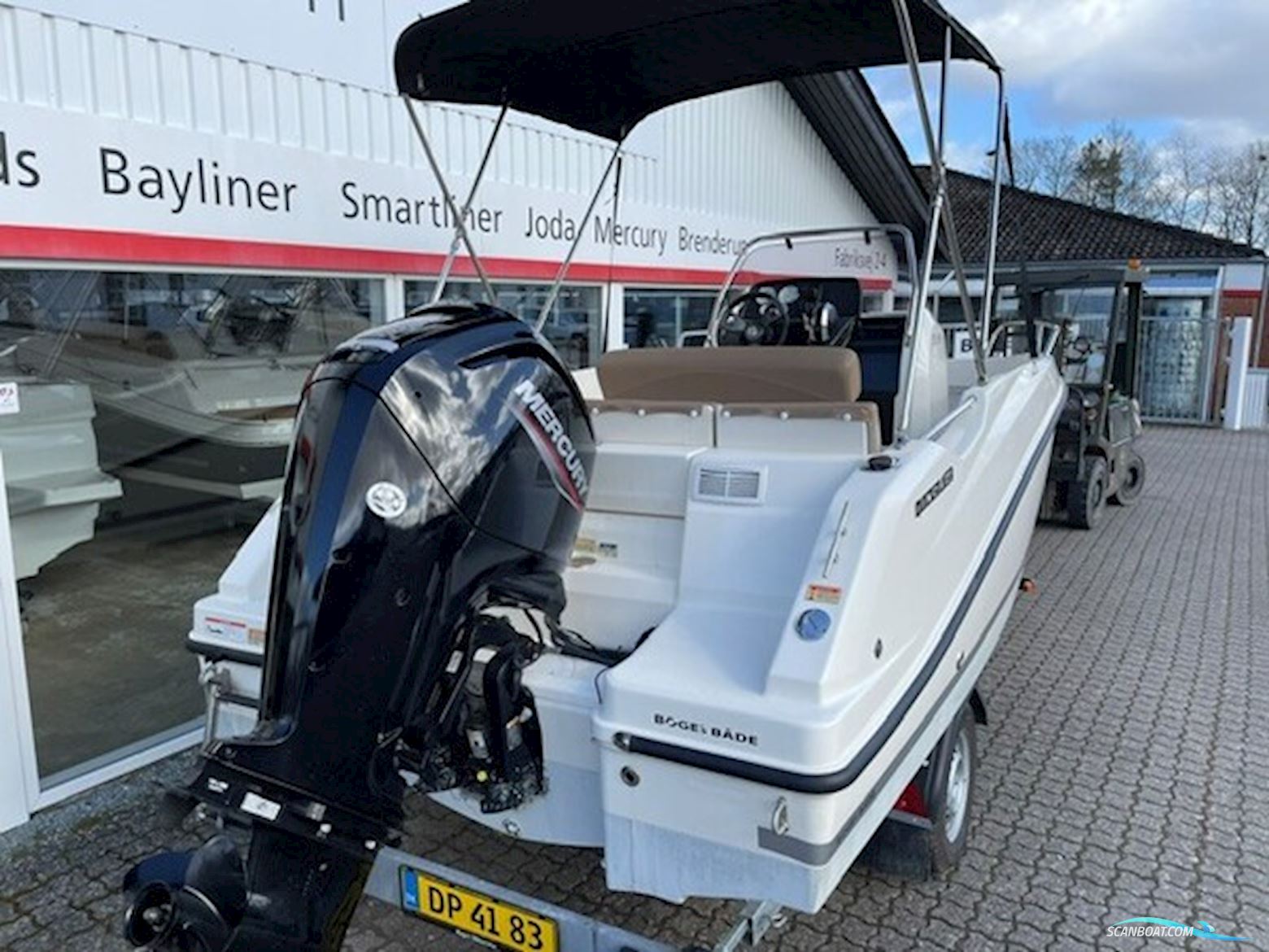 Quicksilver Activ 505 Open Med F100 Mercury og 1000 kg Brenderup 181000B Premium Bådtrailer