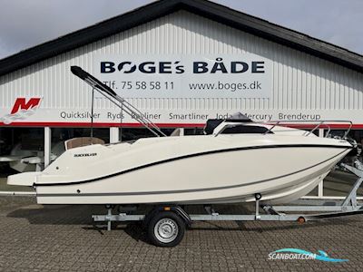 Quicksilver Activ 555 Cabin med 100 hk Mercury-EFI 4 takt 2,1L - med flot udstyr Motorboot 2025, Dänemark