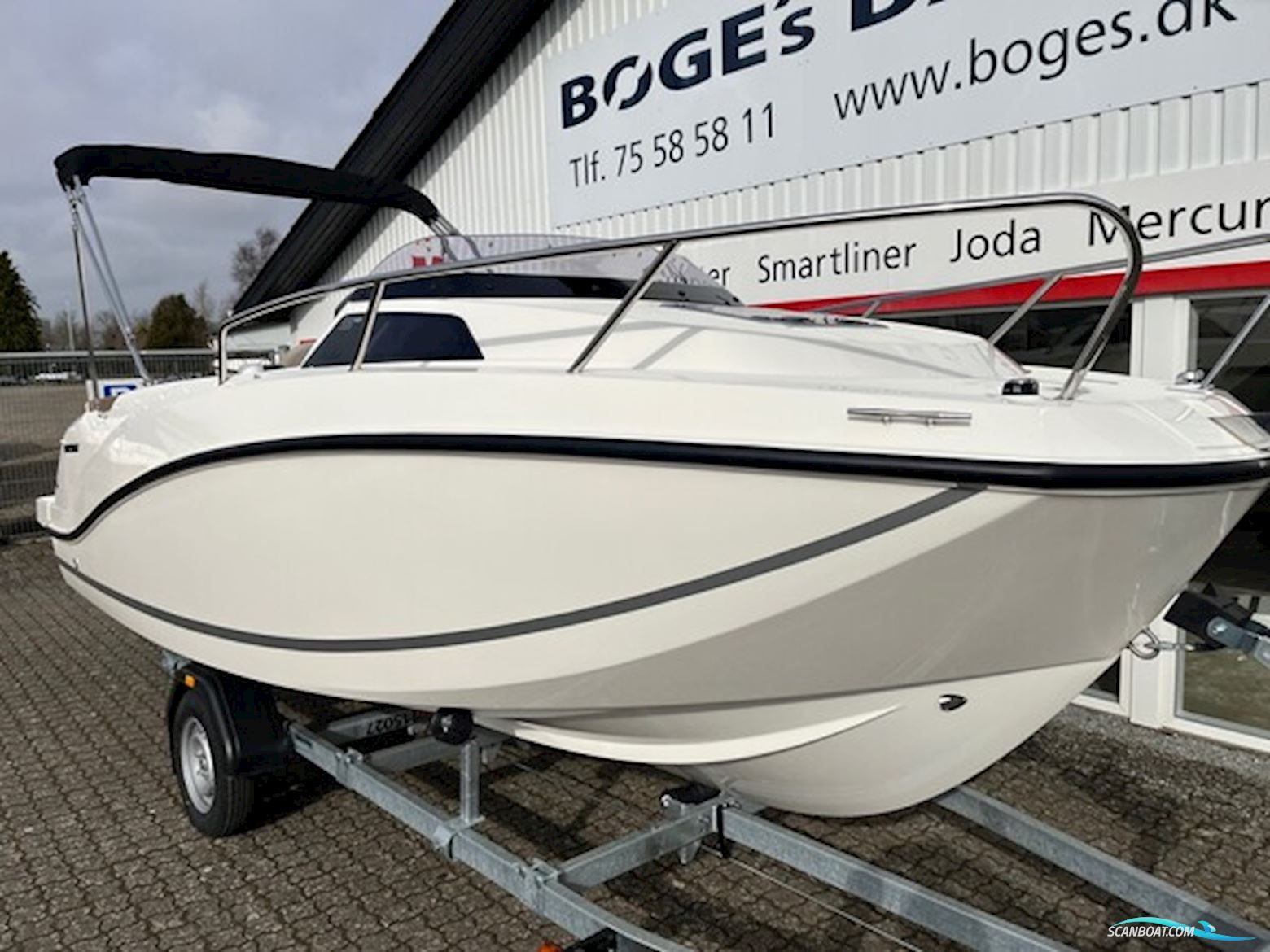 Quicksilver Activ 555 Cabin med 100 hk Mercury-EFI 4 takt 2,1L - med flot udstyr