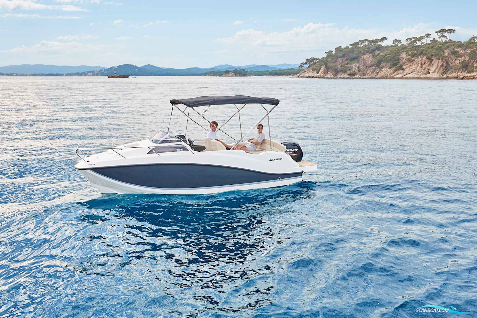 Quicksilver Activ 555 Cabin