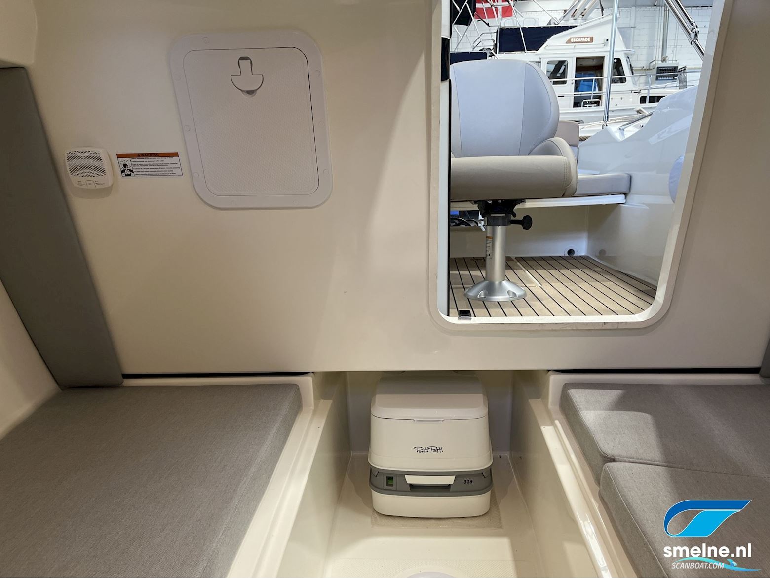 Quicksilver ACTIV 555 CABIN