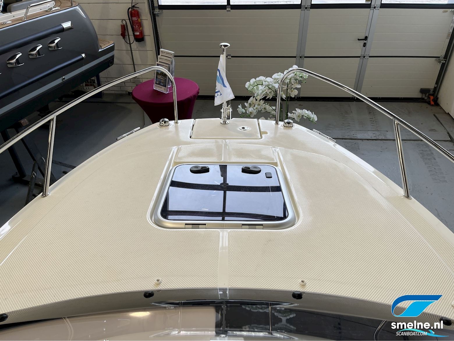 Quicksilver ACTIV 555 CABIN