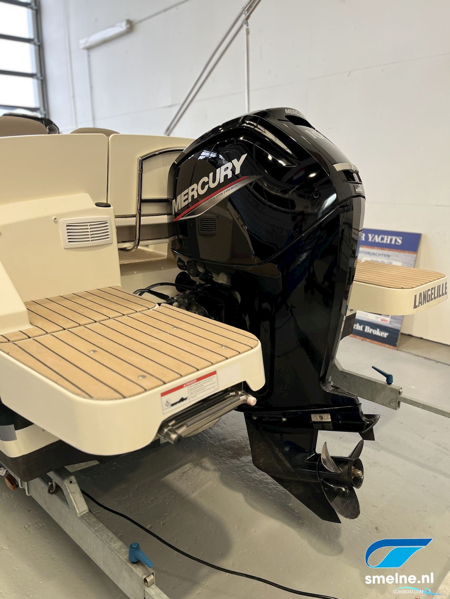 Quicksilver ACTIV 555 CABIN