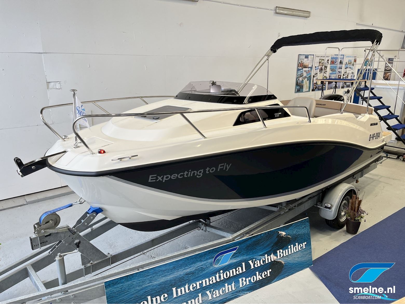 Quicksilver ACTIV 555 CABIN
