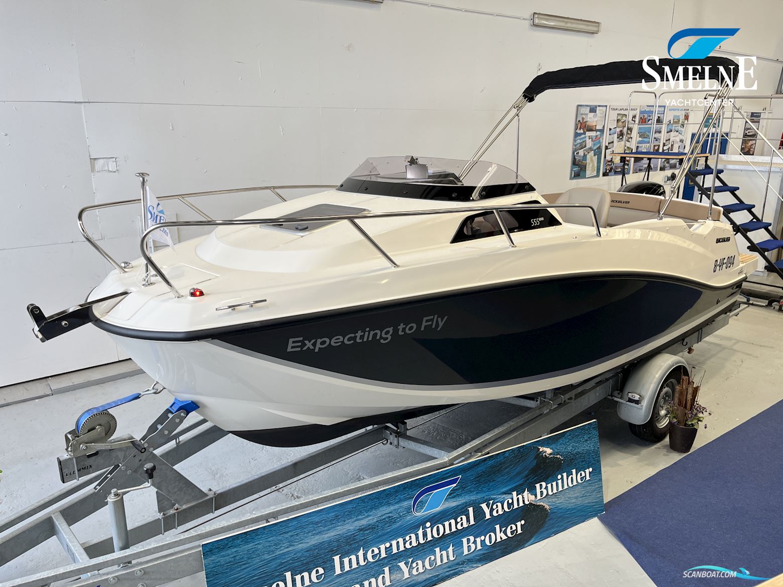 Quicksilver Activ 555 Cabin