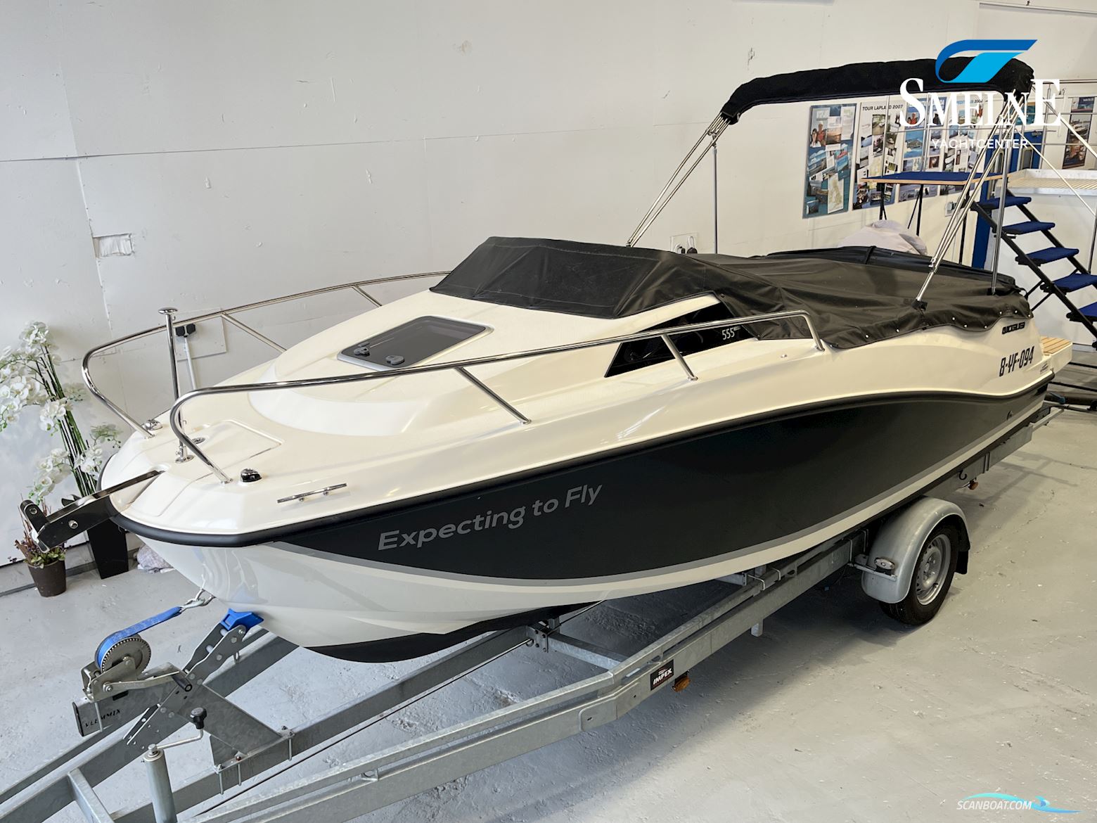 Quicksilver Activ 555 Cabin