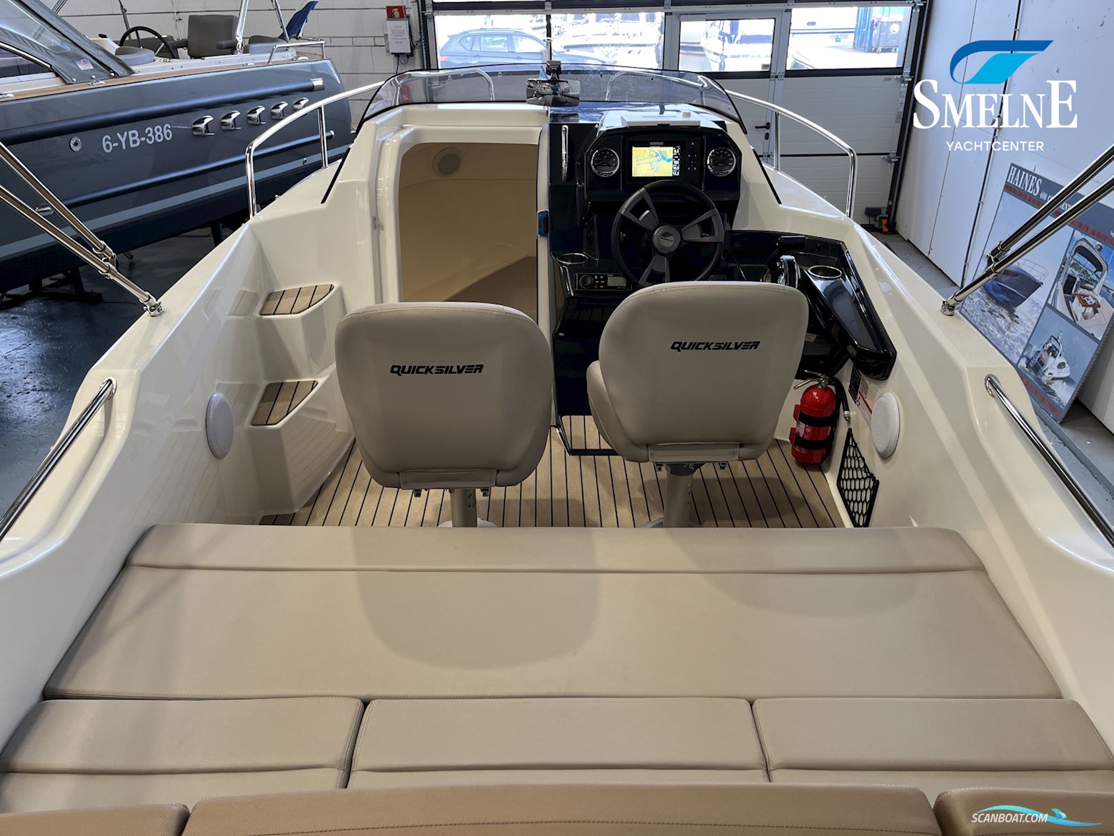 Quicksilver Activ 555 Cabin