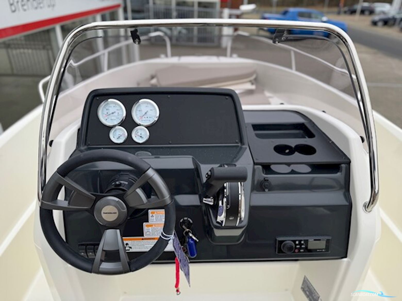 Quicksilver Activ 555 Open Med 100 hk Mercury-Efi CT 4 Takt Med Flot Udstyr