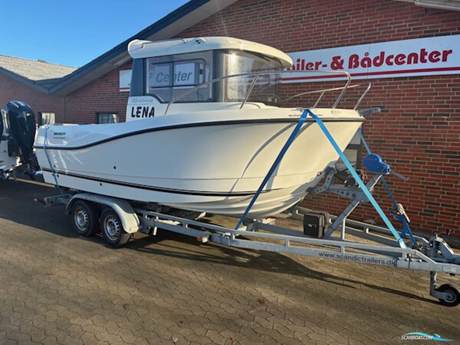 Quicksilver Activ 555 Pilothouse m/Mercury F100 hk 4-Takt og Scandic Trailer - Solgt !