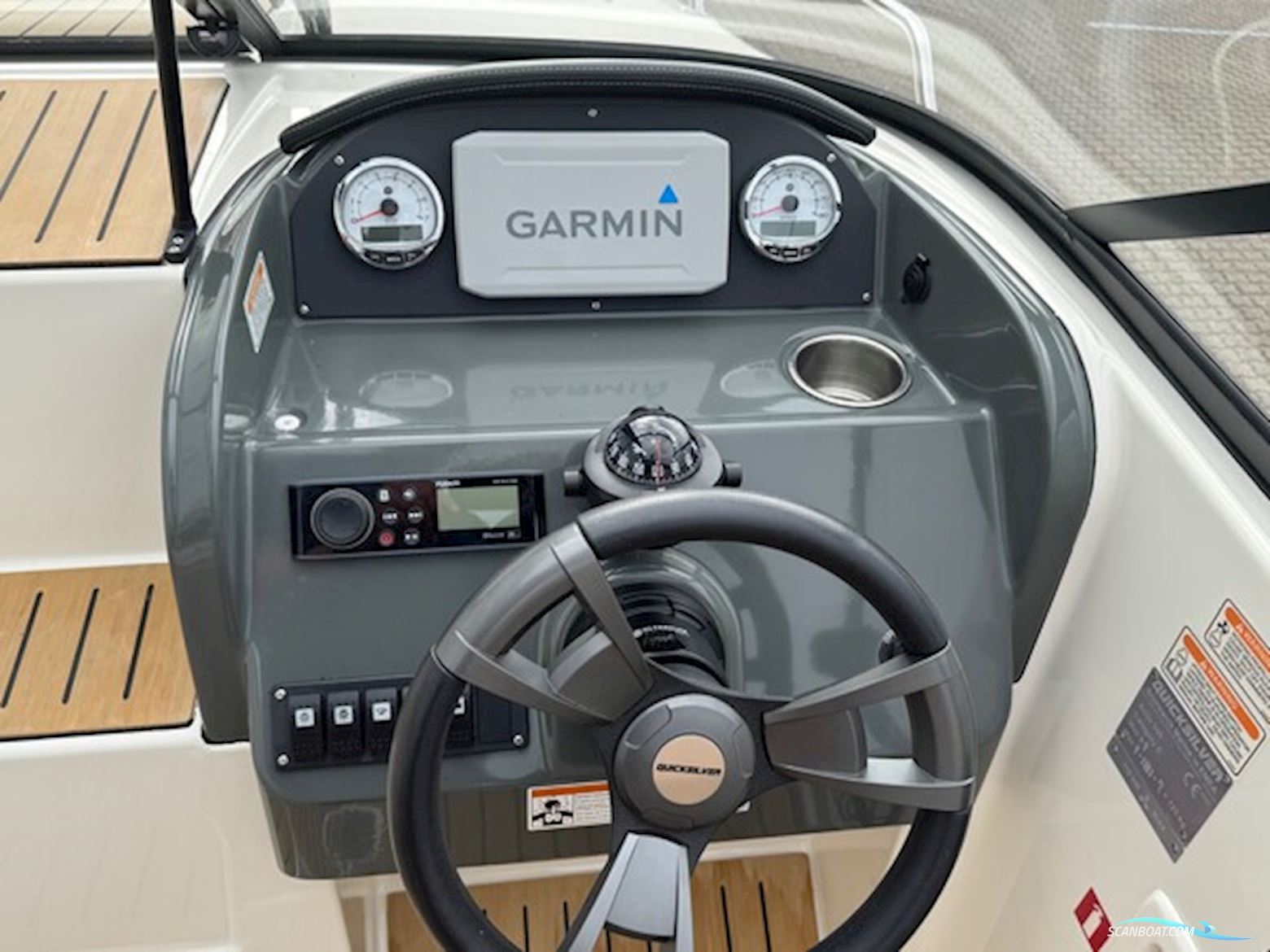 Quicksilver Activ 595 Cruiser med F115 Mercury-EFI 4 takt XL CT - INKL.1800 kg Brenderup 221800SR Premium bådtrailer.