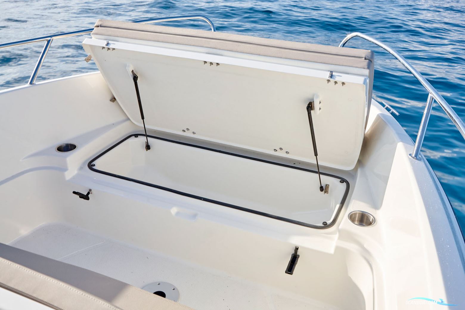 Quicksilver Activ 605 Open 