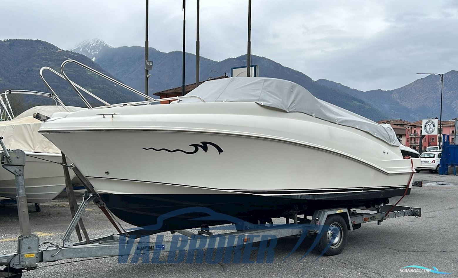 Quicksilver Activ 640 Cabin