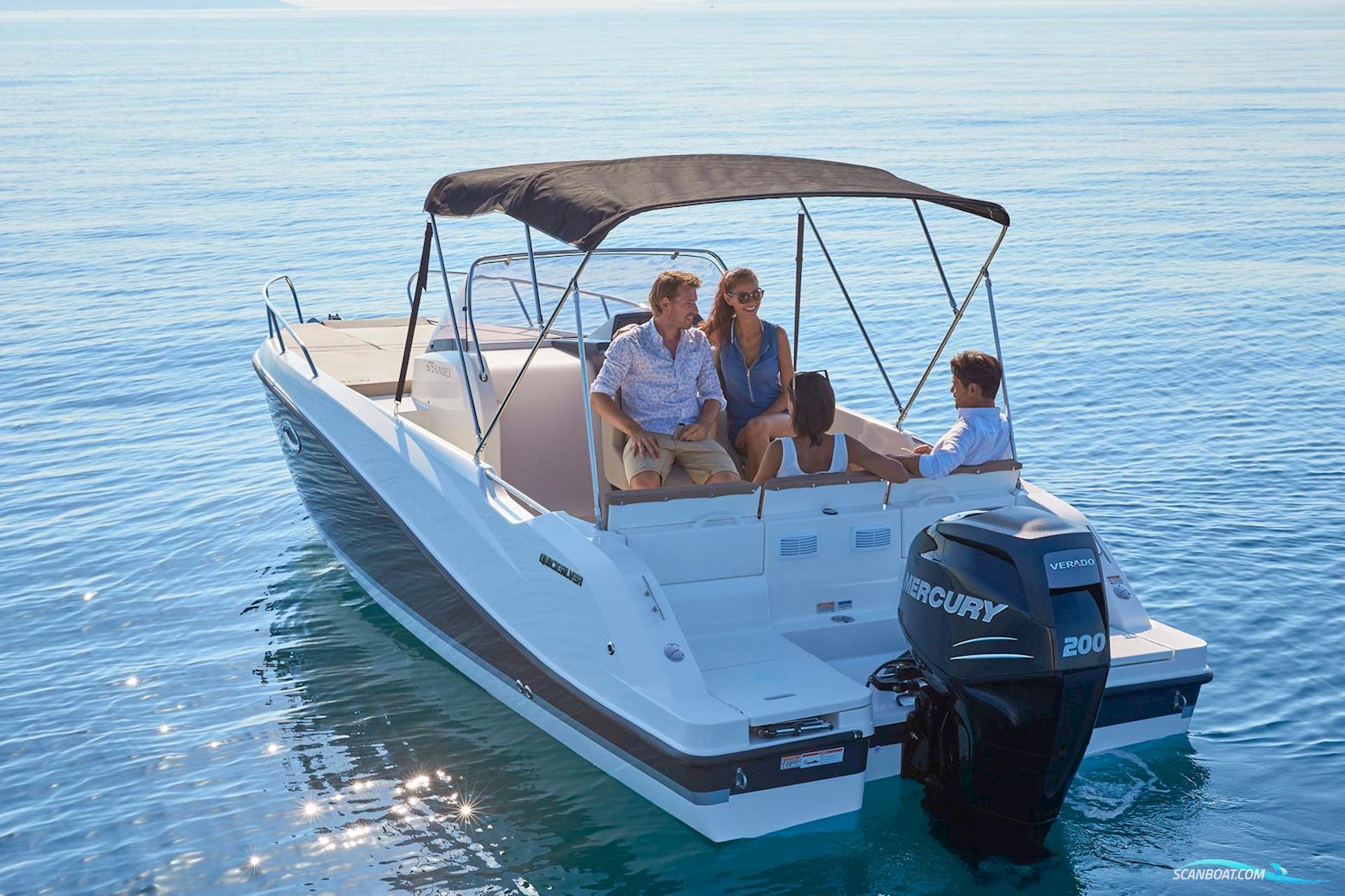 Quicksilver Activ 675 Sundeck