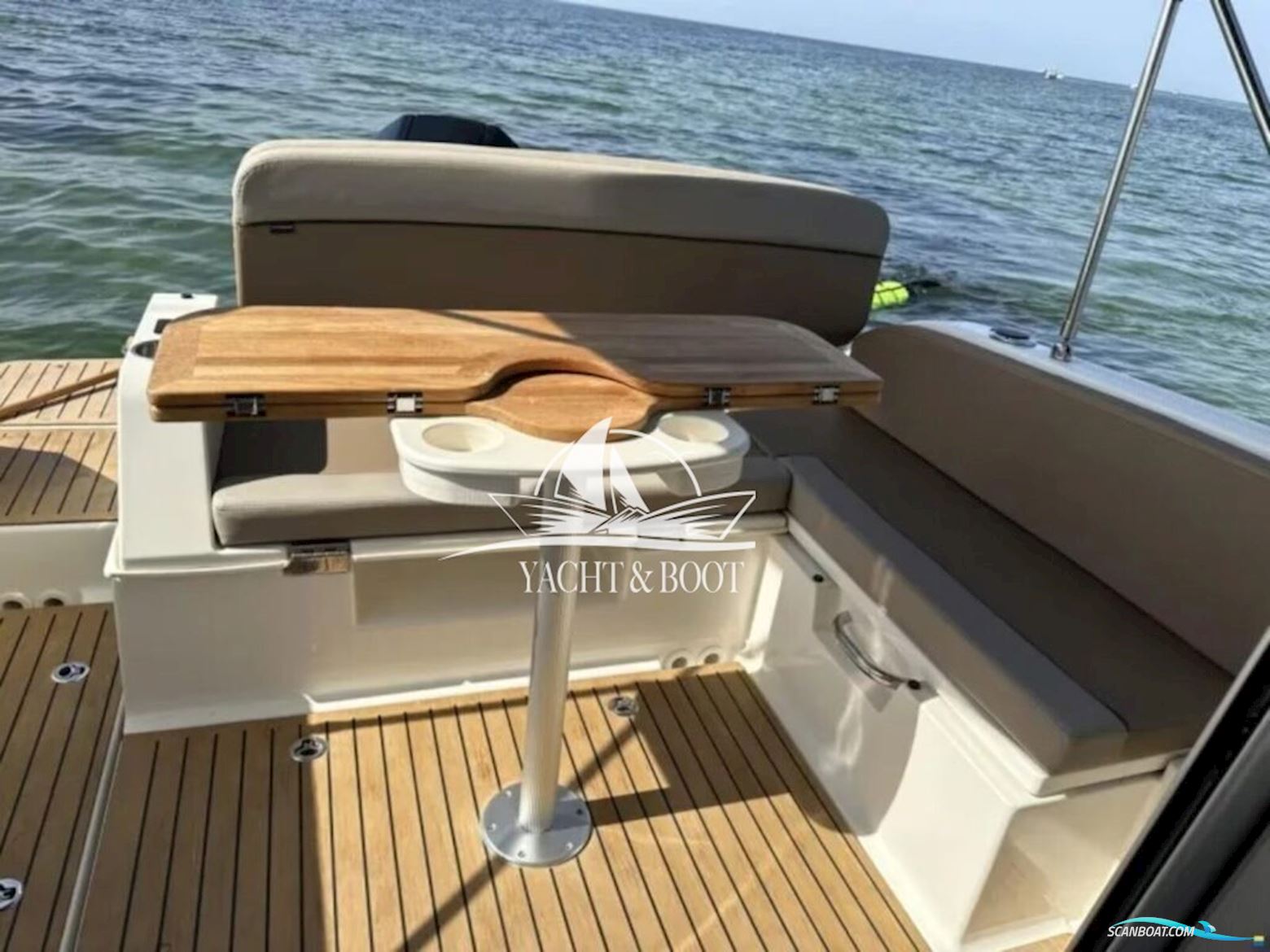 Quicksilver Activ 675 Weekend