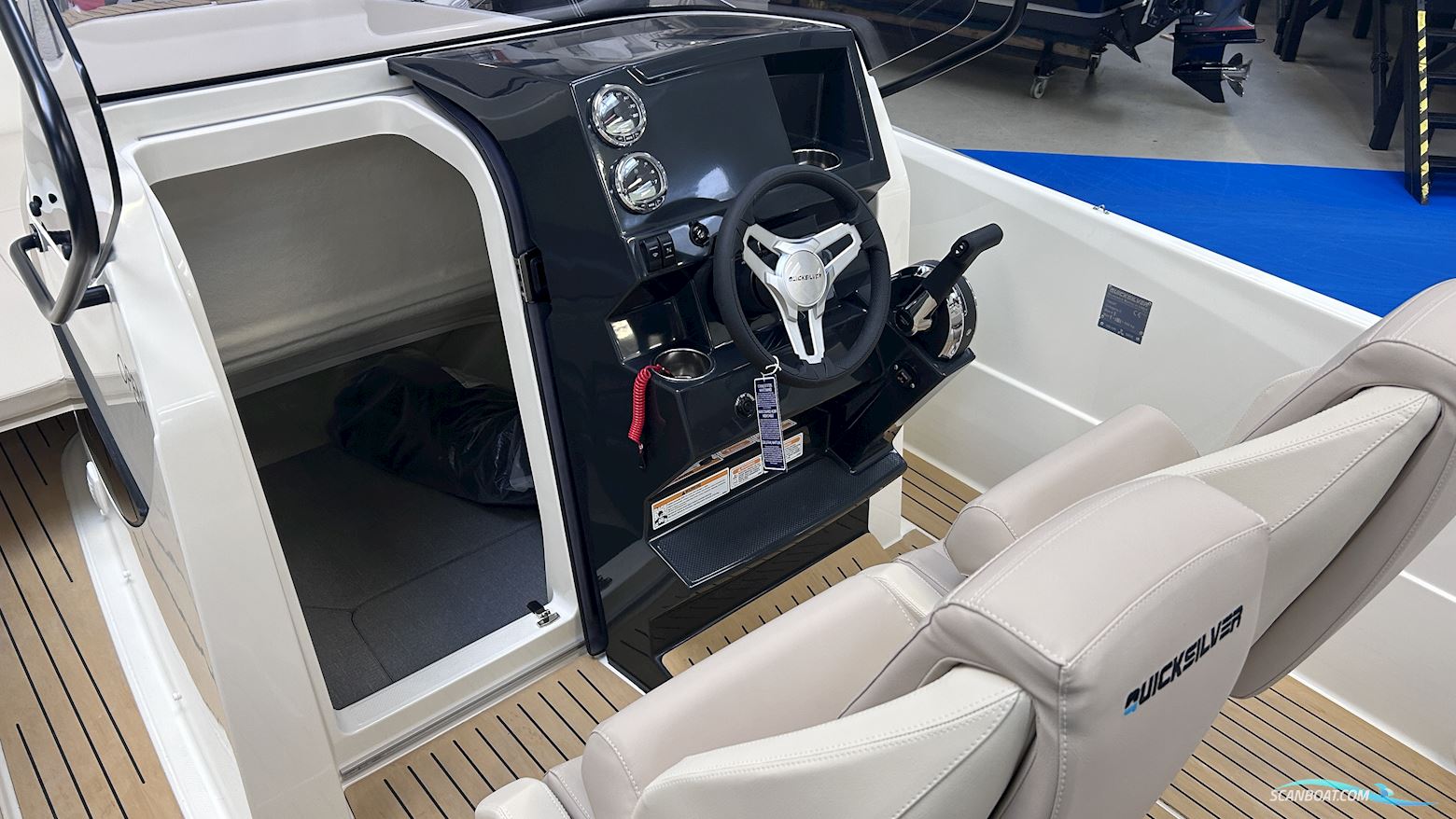 Quicksilver Activ 705 Open