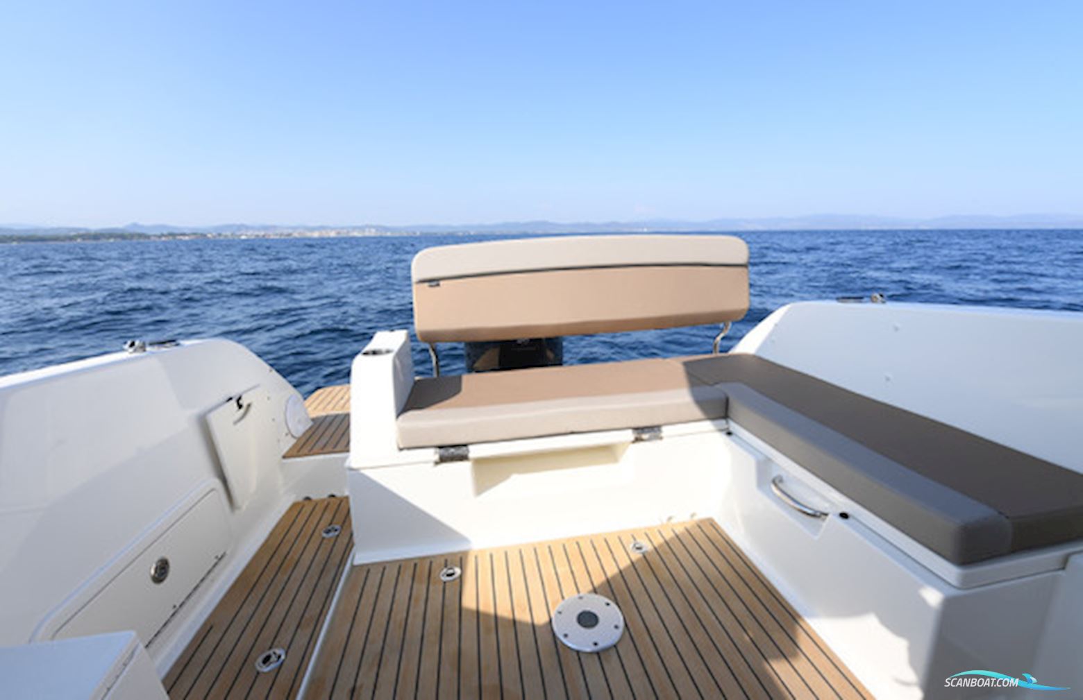 Quicksilver Activ 705 Weekend m/Mercury F150 hk Racing XL DS V6, hvid - EFTERÅRSKAMPAGNE !