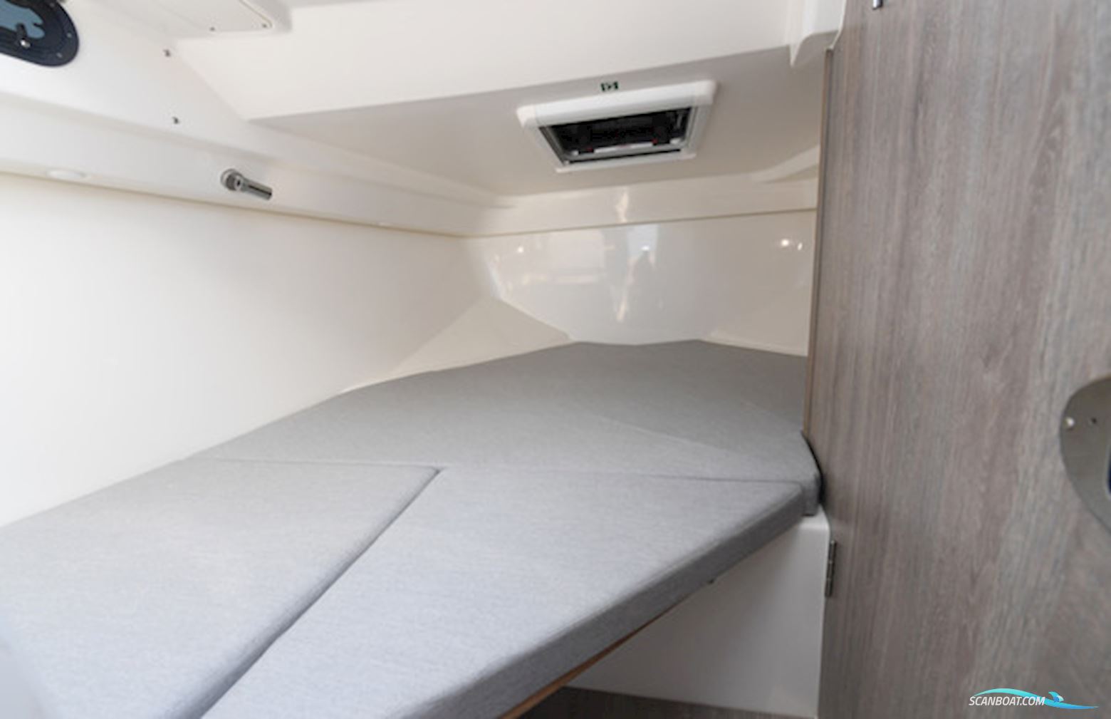 Quicksilver Activ 705 Weekend m/Mercury F150 hk Racing XL DS V6, Hvid - Jubilæumspris !