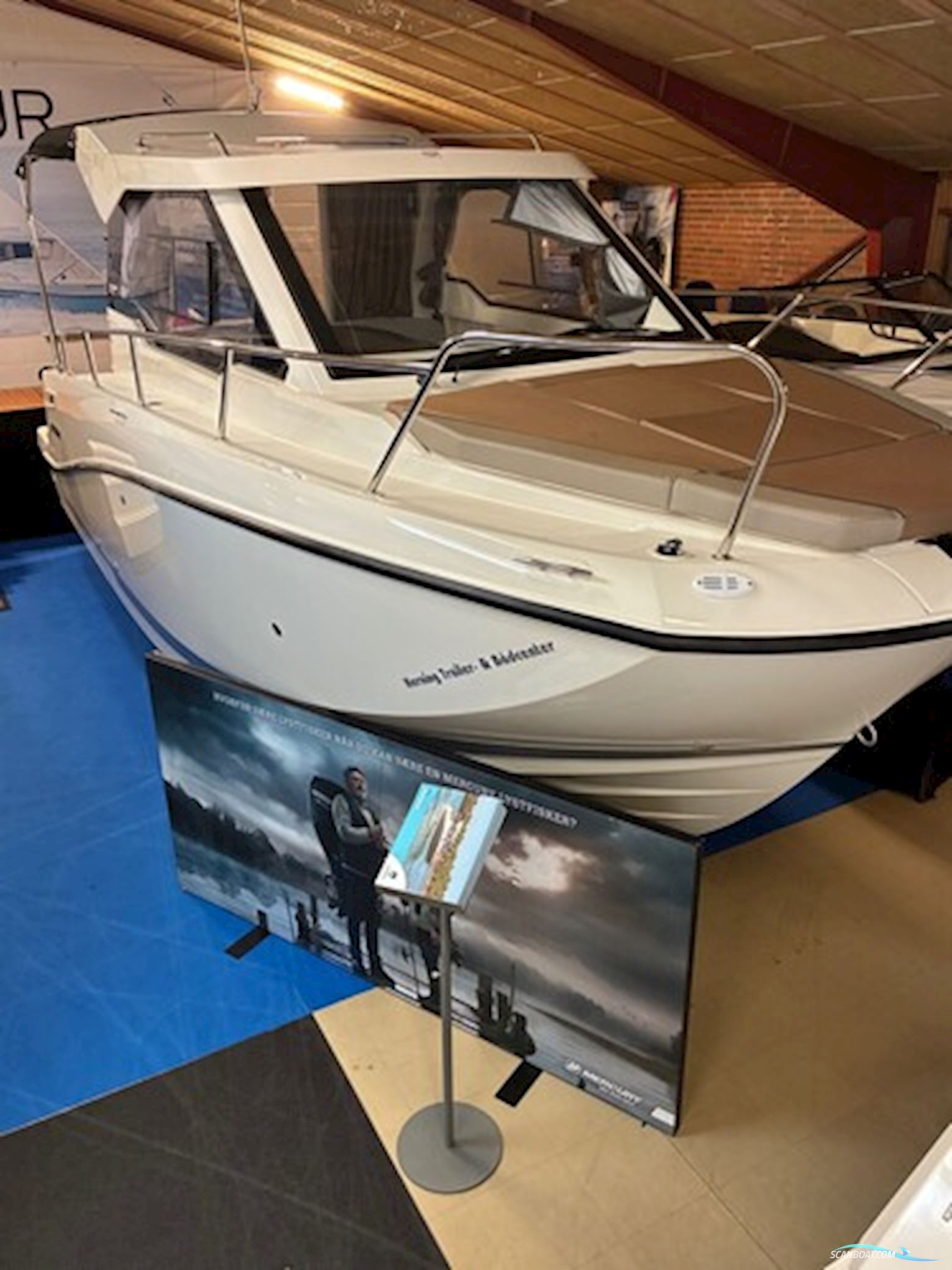 Quicksilver Activ 705 Weekend m/Mercury F150 hk Racing XL DS V6, Hvid - Jubilæumspris !