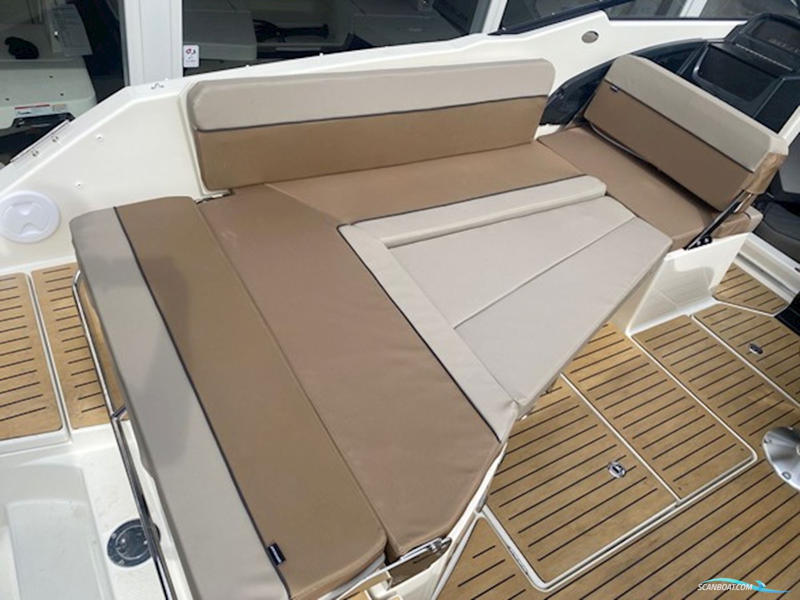 Quicksilver Activ 755 Cruiser Med 250 hk Mercury Verado 4,6L V8 XL